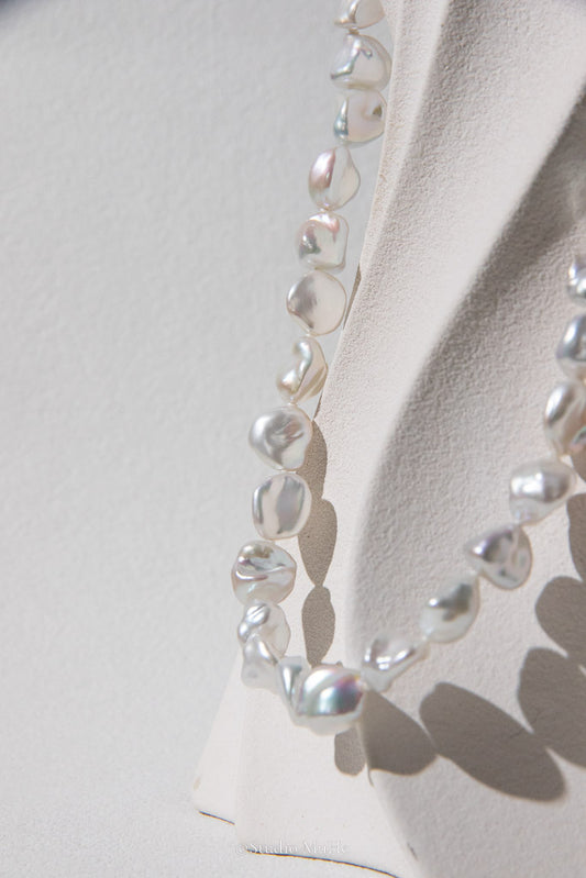 White Geometry — High-Quality Seedless Freshwater Pearl Necklace