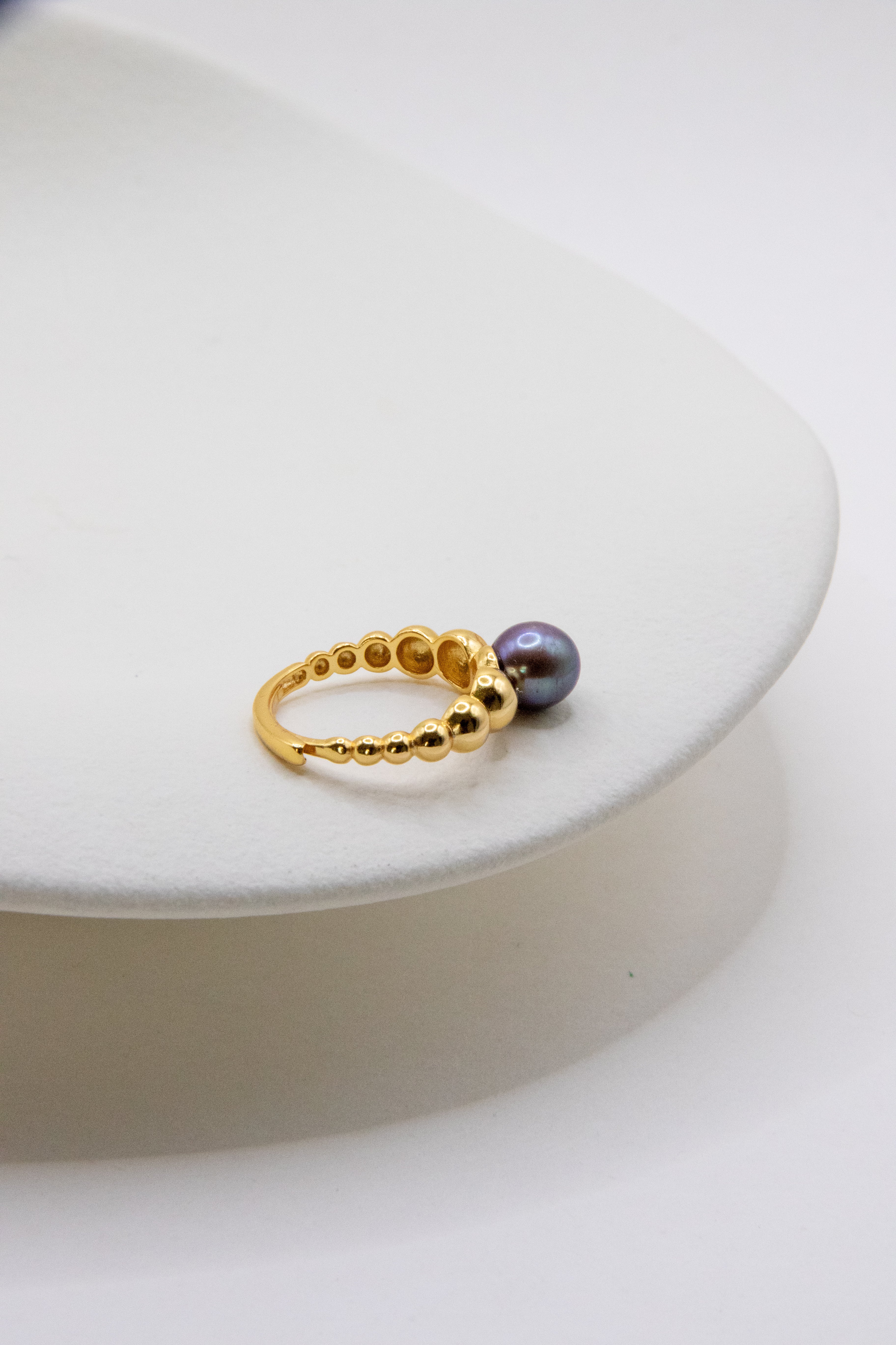 Natural dark blue/green toned freshwater seedless pearl ring