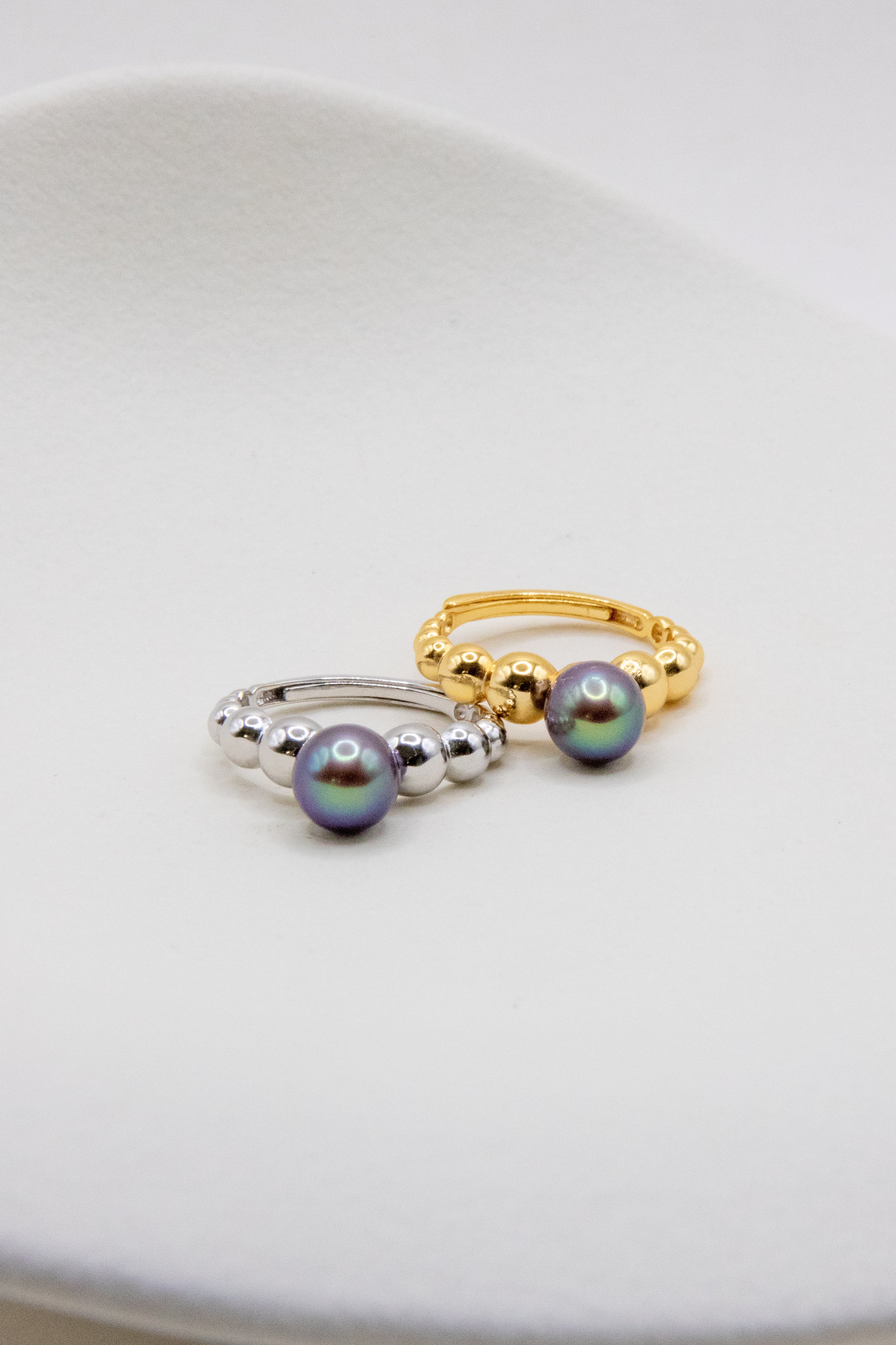 Natural dark blue/green toned freshwater seedless pearl ring