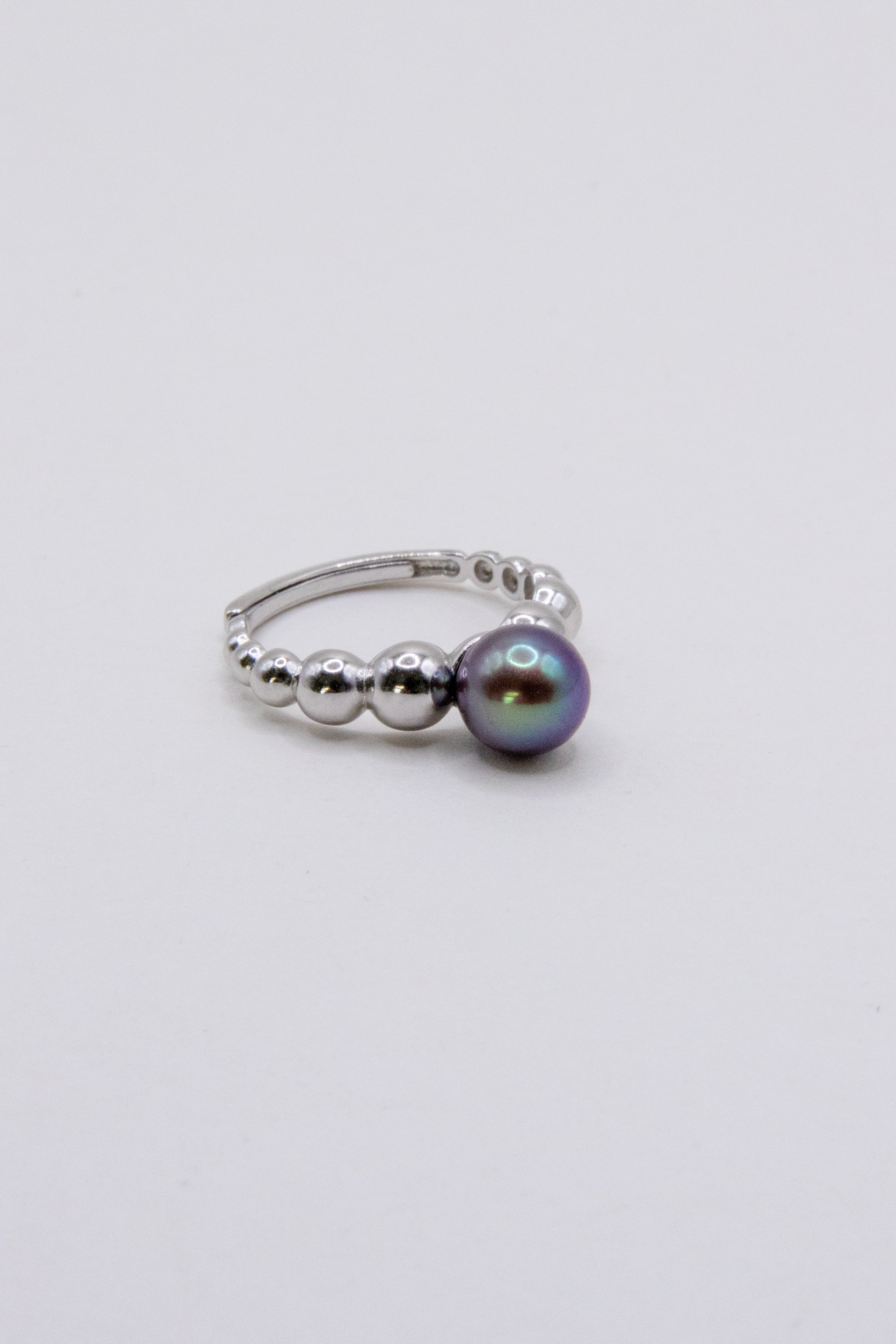 Natural dark blue/green toned freshwater seedless pearl ring