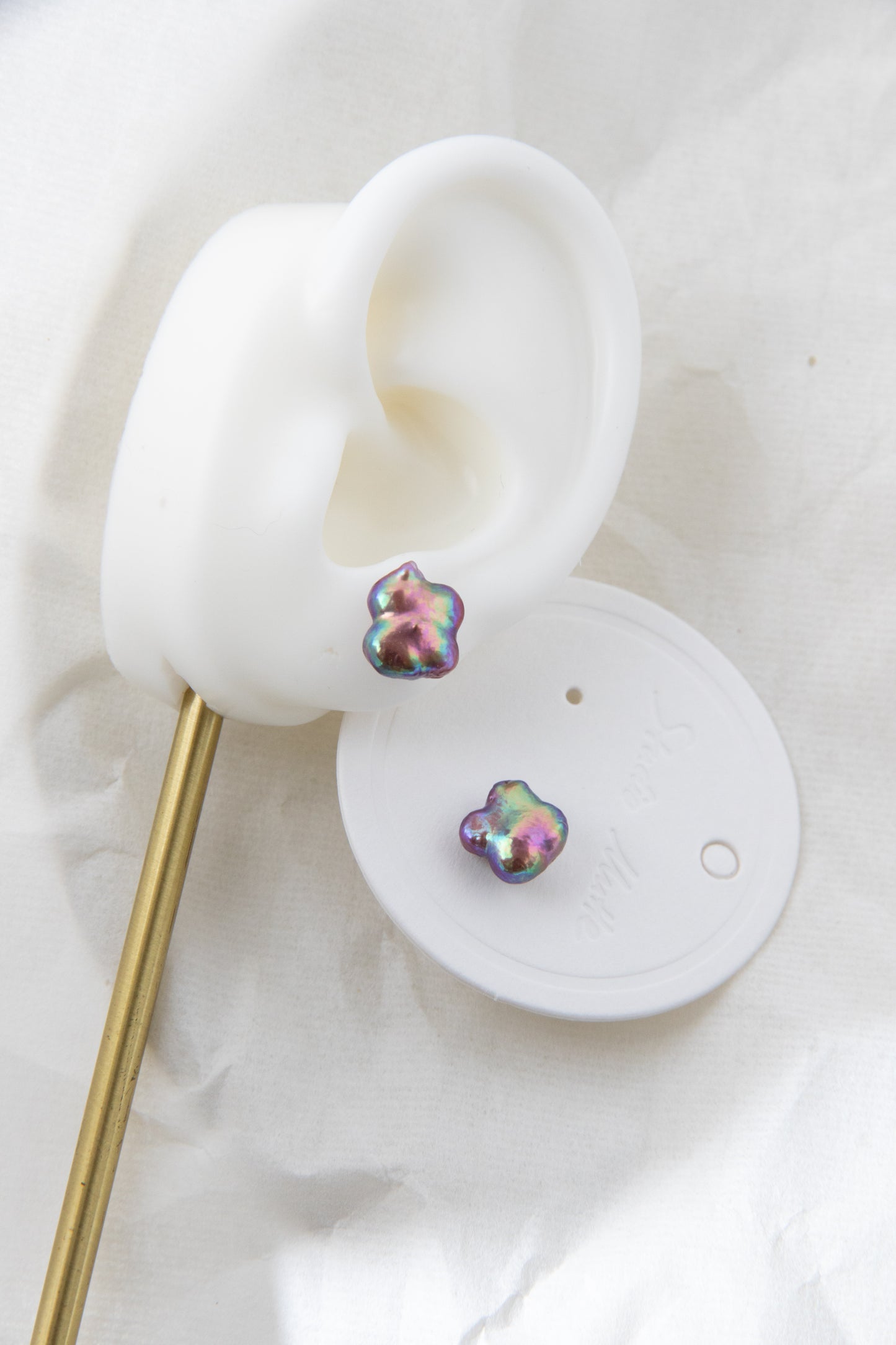 Splendid flower- excellent level aurora vivid purple and green clover shaped pearl studs-Nr.1