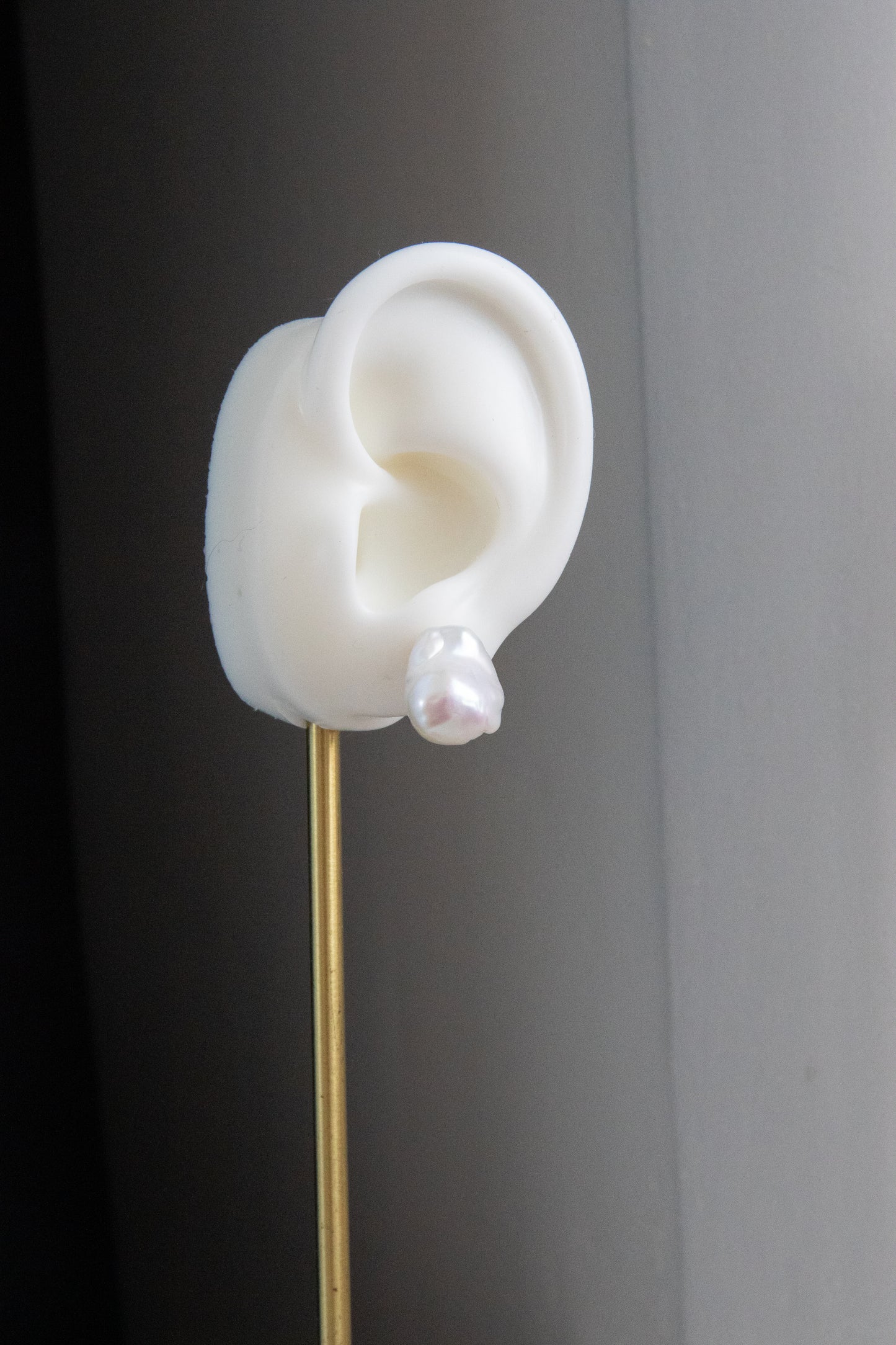 Super mini standard white baroque pearl ear studs-excellent level-NR.1