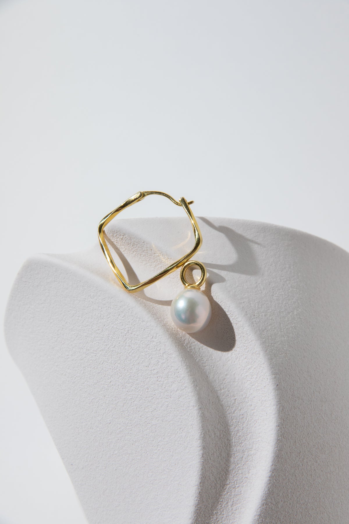 Detachable thick gold plated silver square earring with big drop pearl
