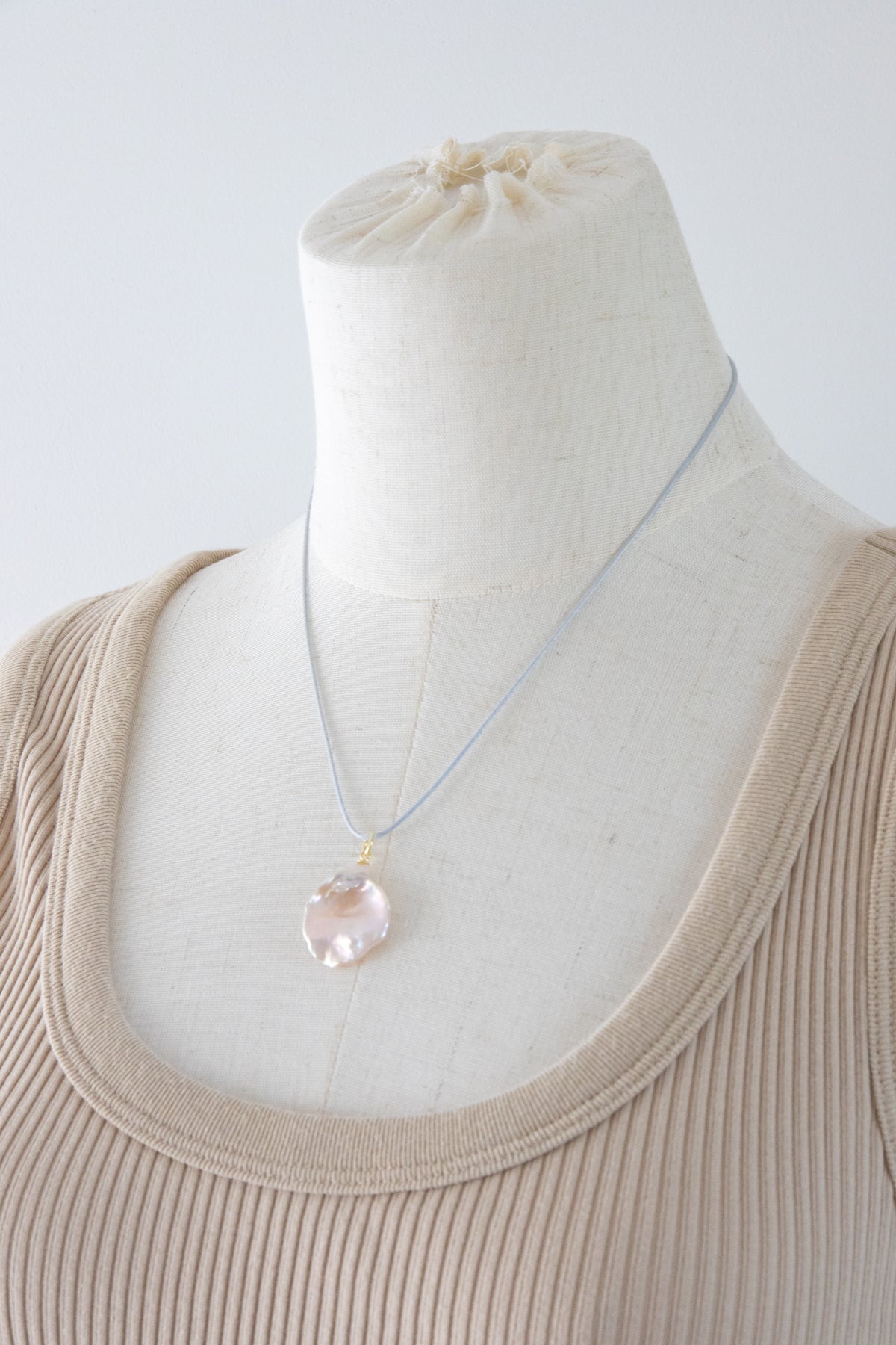 Entry level seedless petal pearl pendant big champagne Nr.4