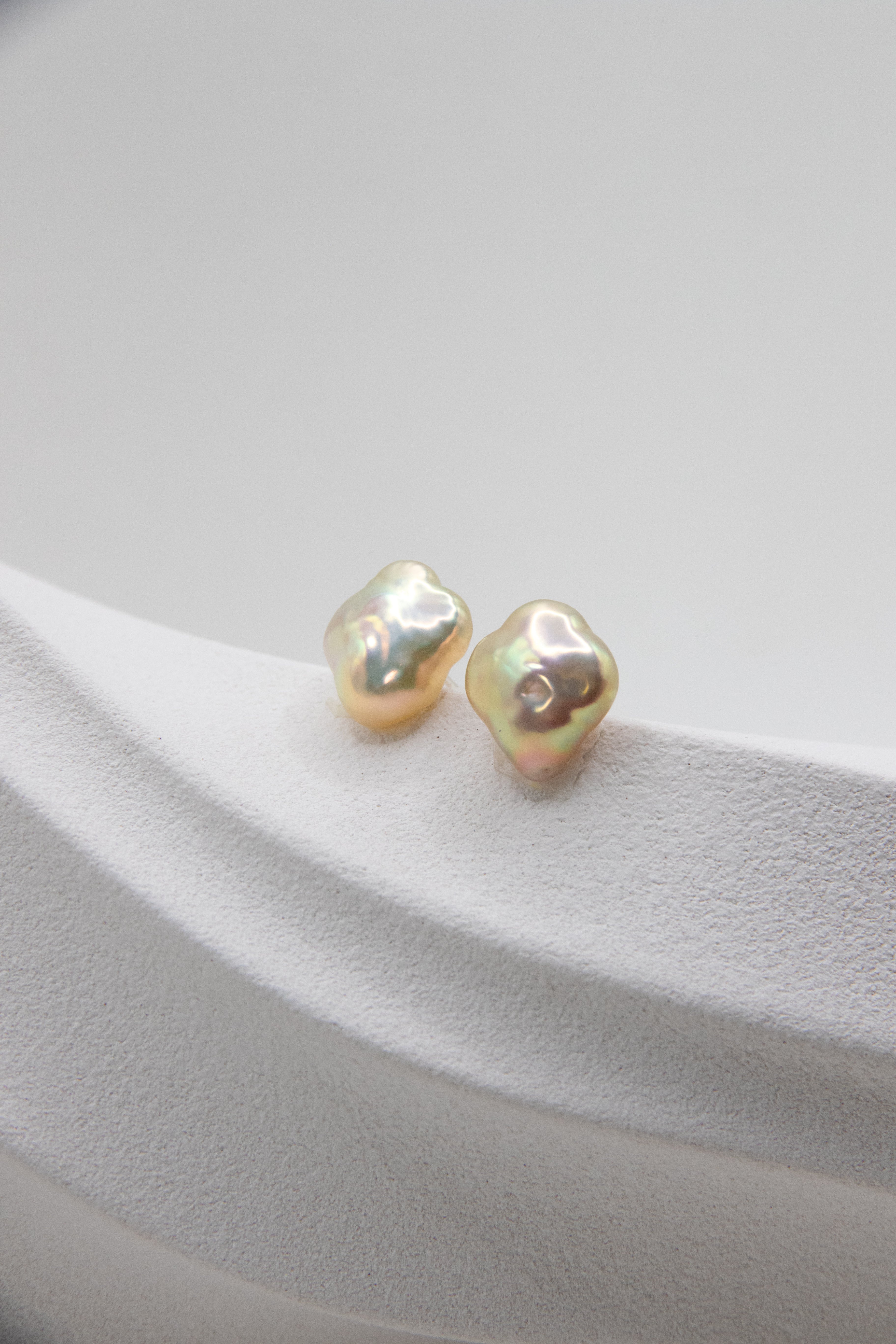 Excellent Level Translucent Crystal Golden Clover Ear Studs