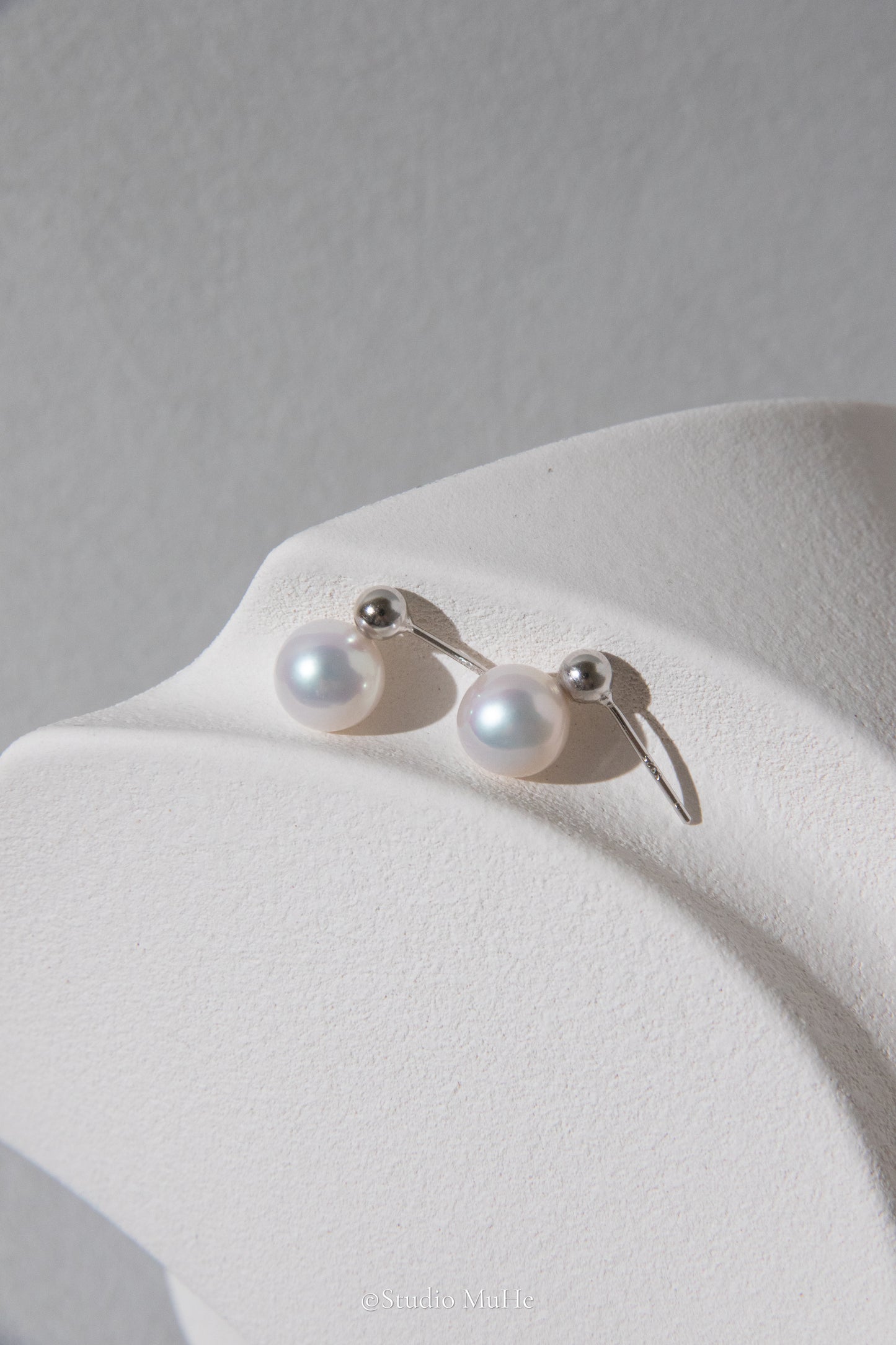 simple snow ball-daily ear studs