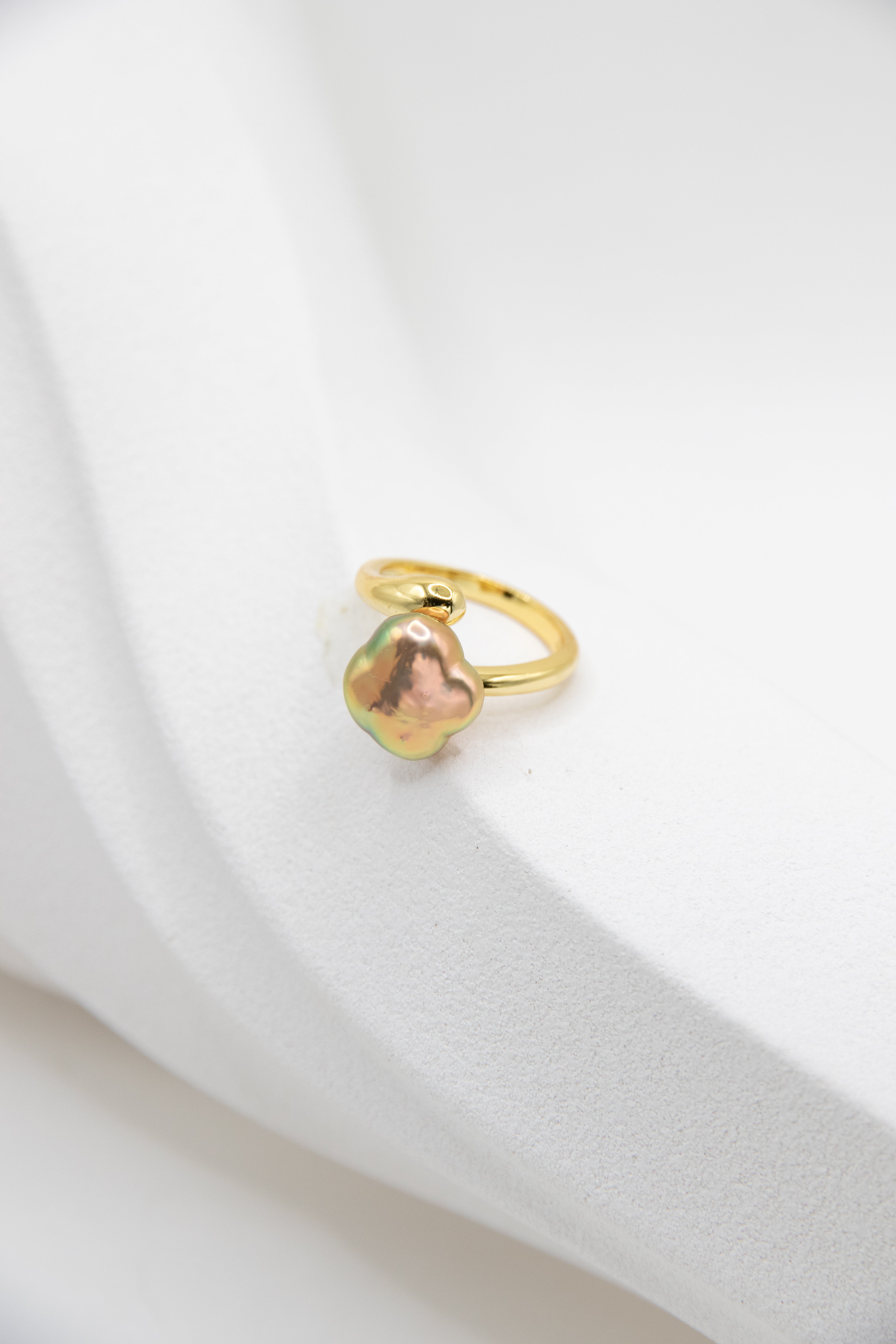 Golden Metallic Clover Ring