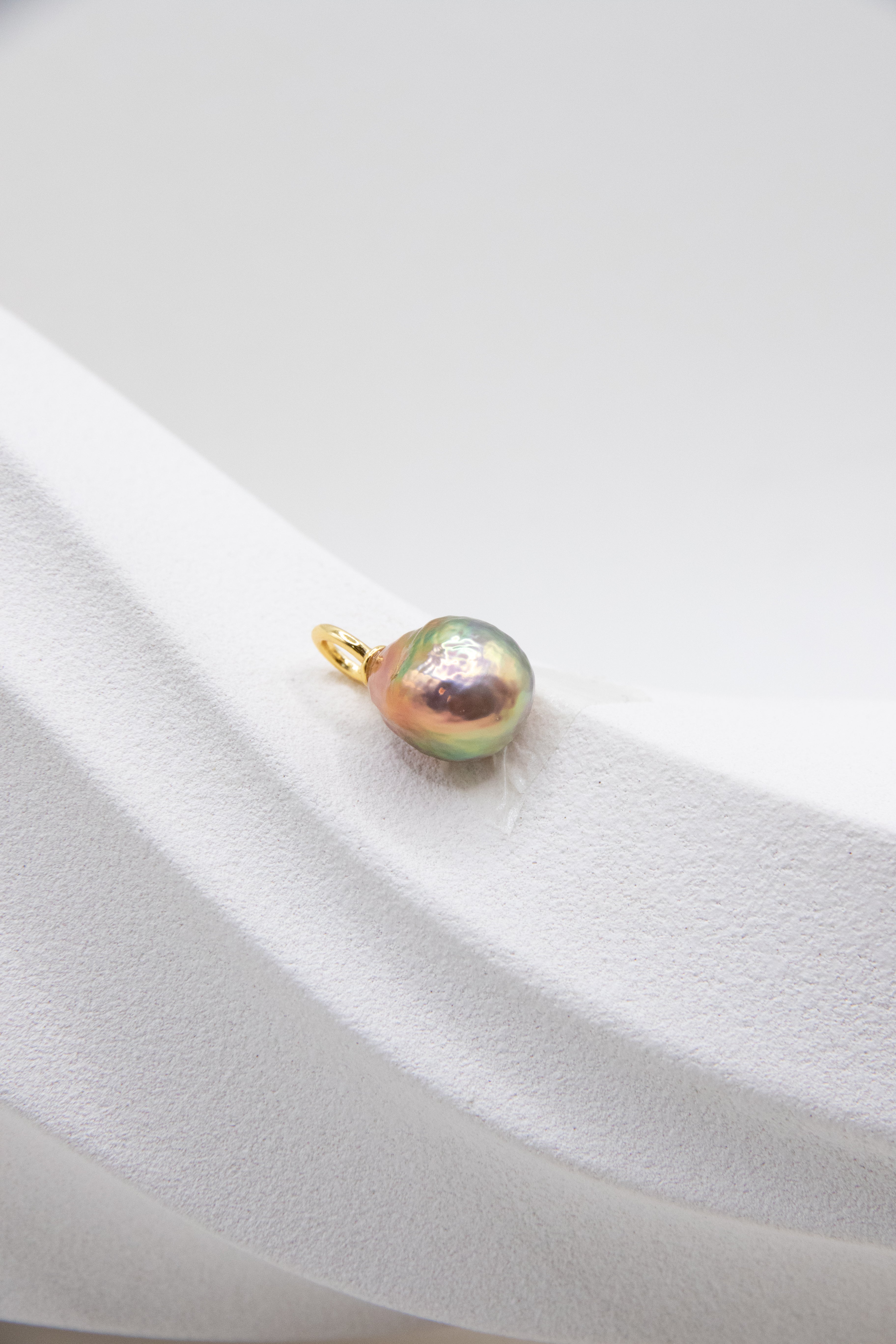 Great Avocado pendant