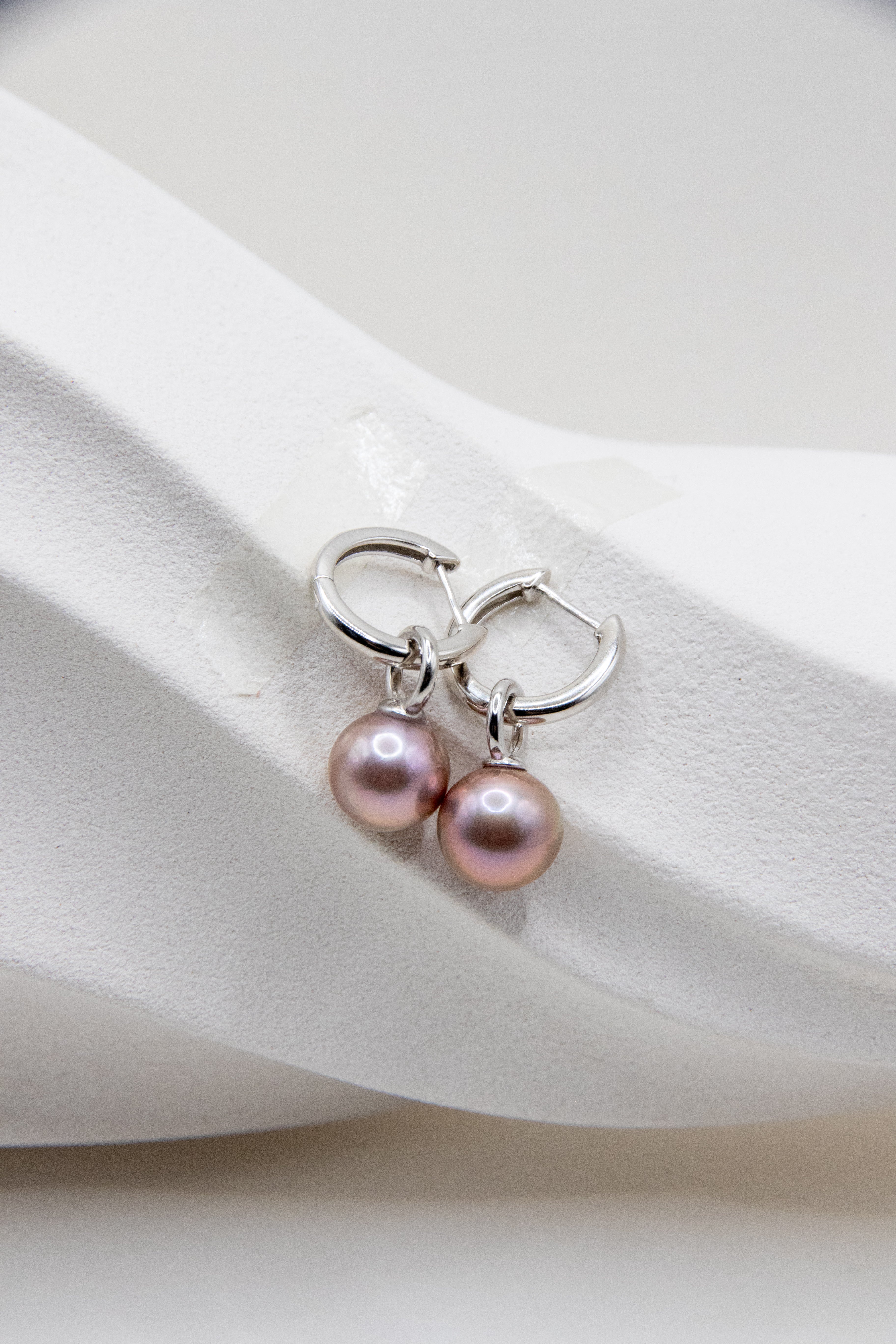 Simple metallic round pearls - Great level