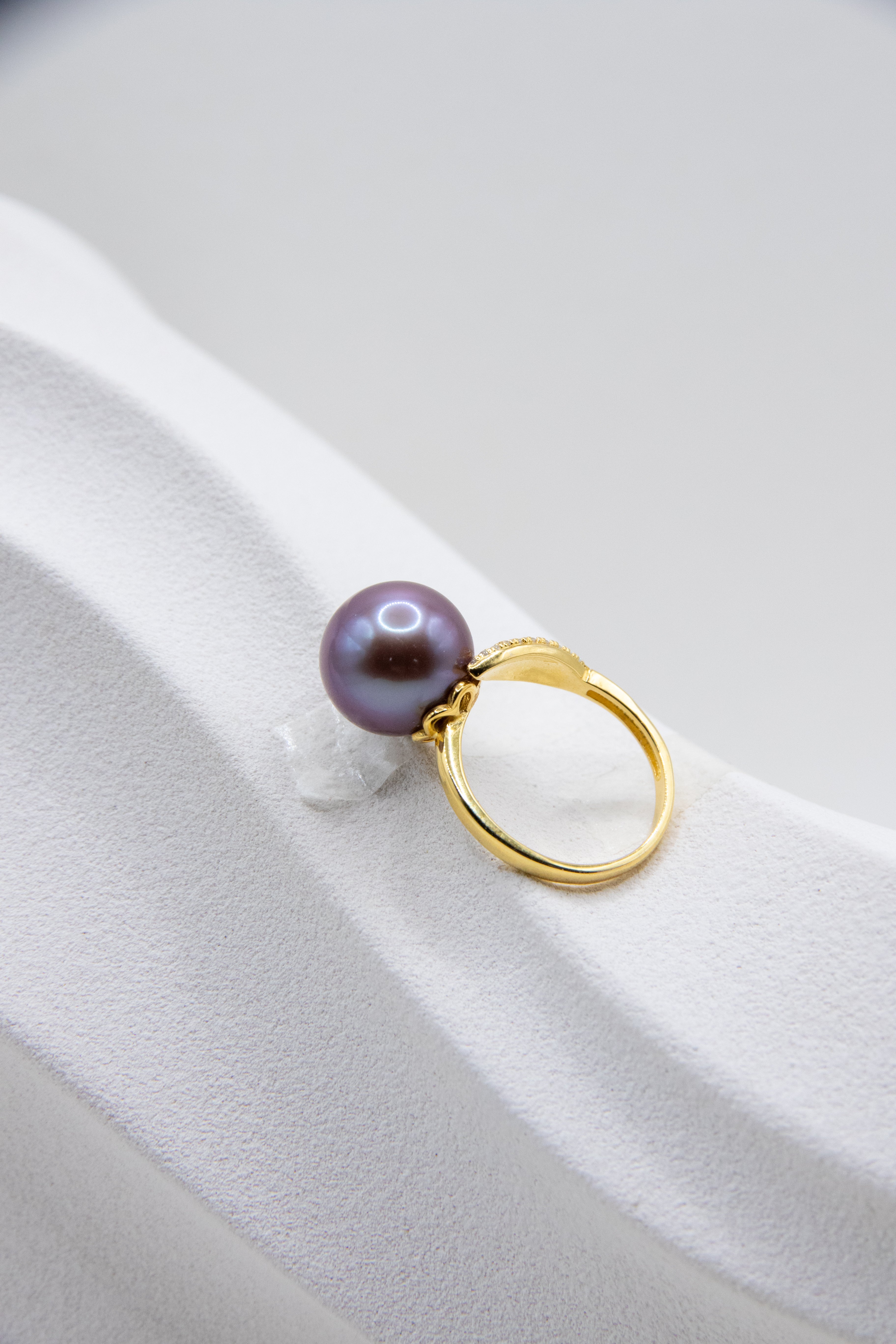 Excellent Quality Natural Deep Purple Black Round Pearl Ring