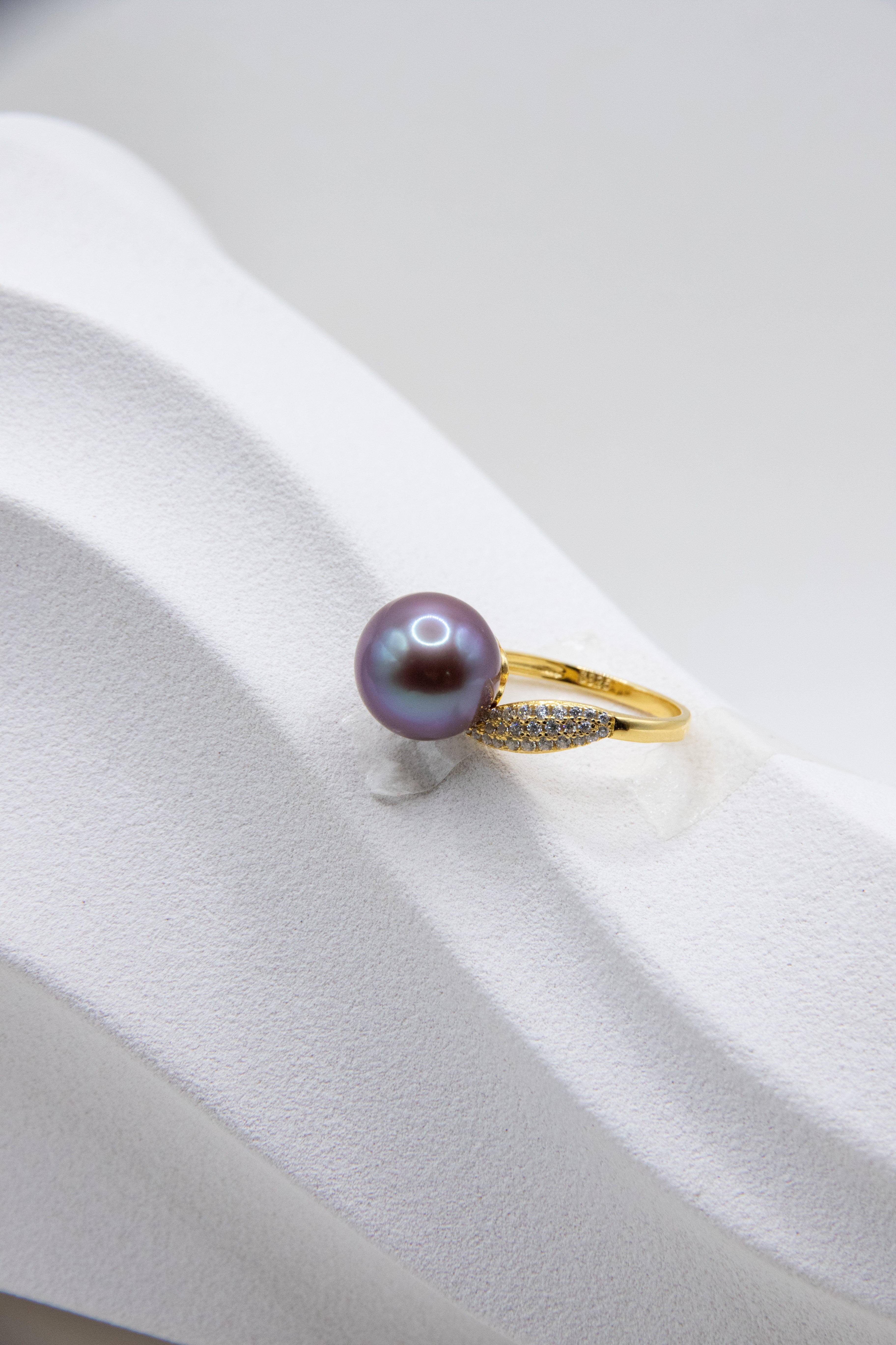 Excellent Quality Natural Deep Purple Black Round Pearl Ring