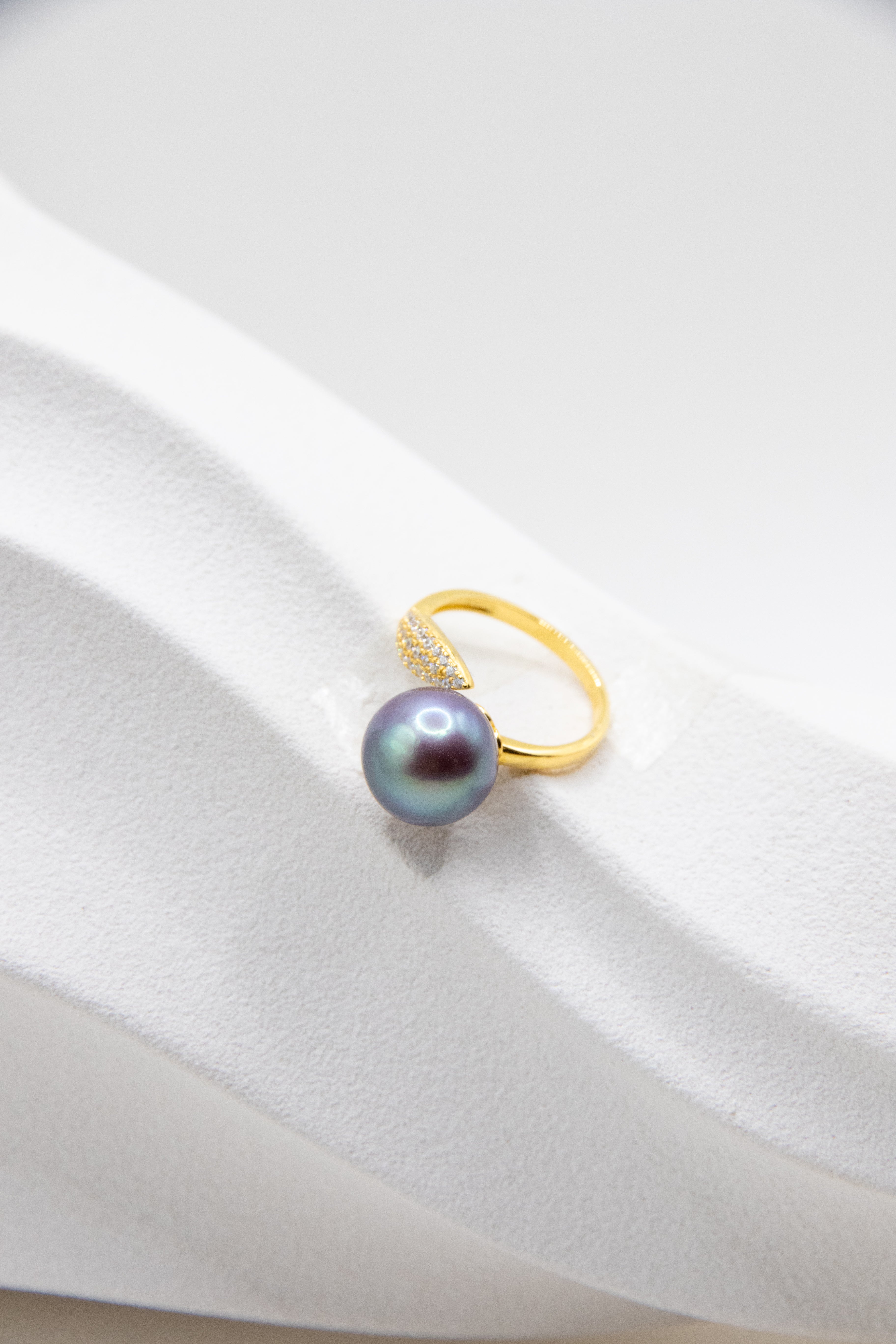 Deep Blue-Purple Round Pearl Ring
