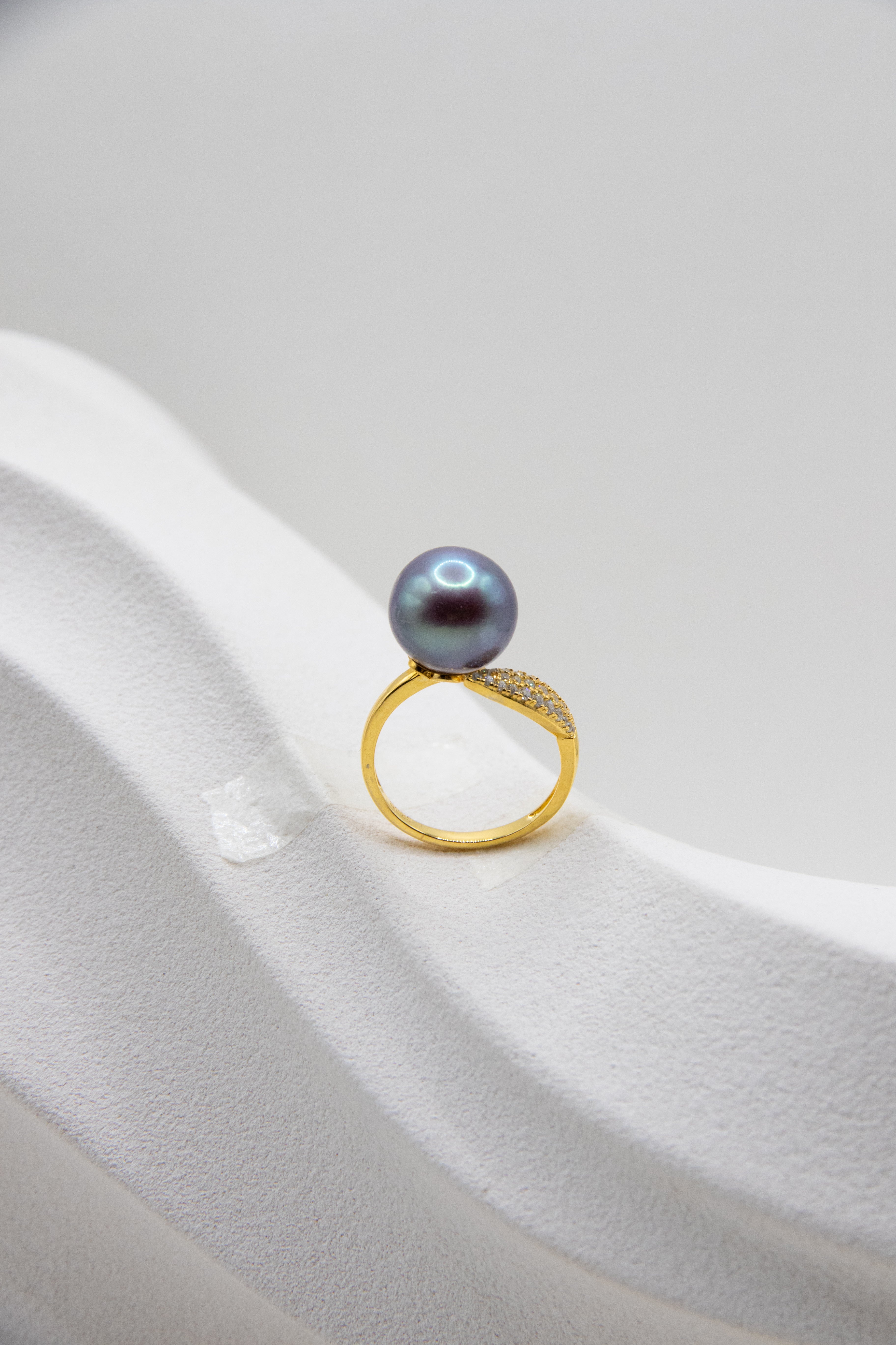 Deep Blue-Purple Round Pearl Ring