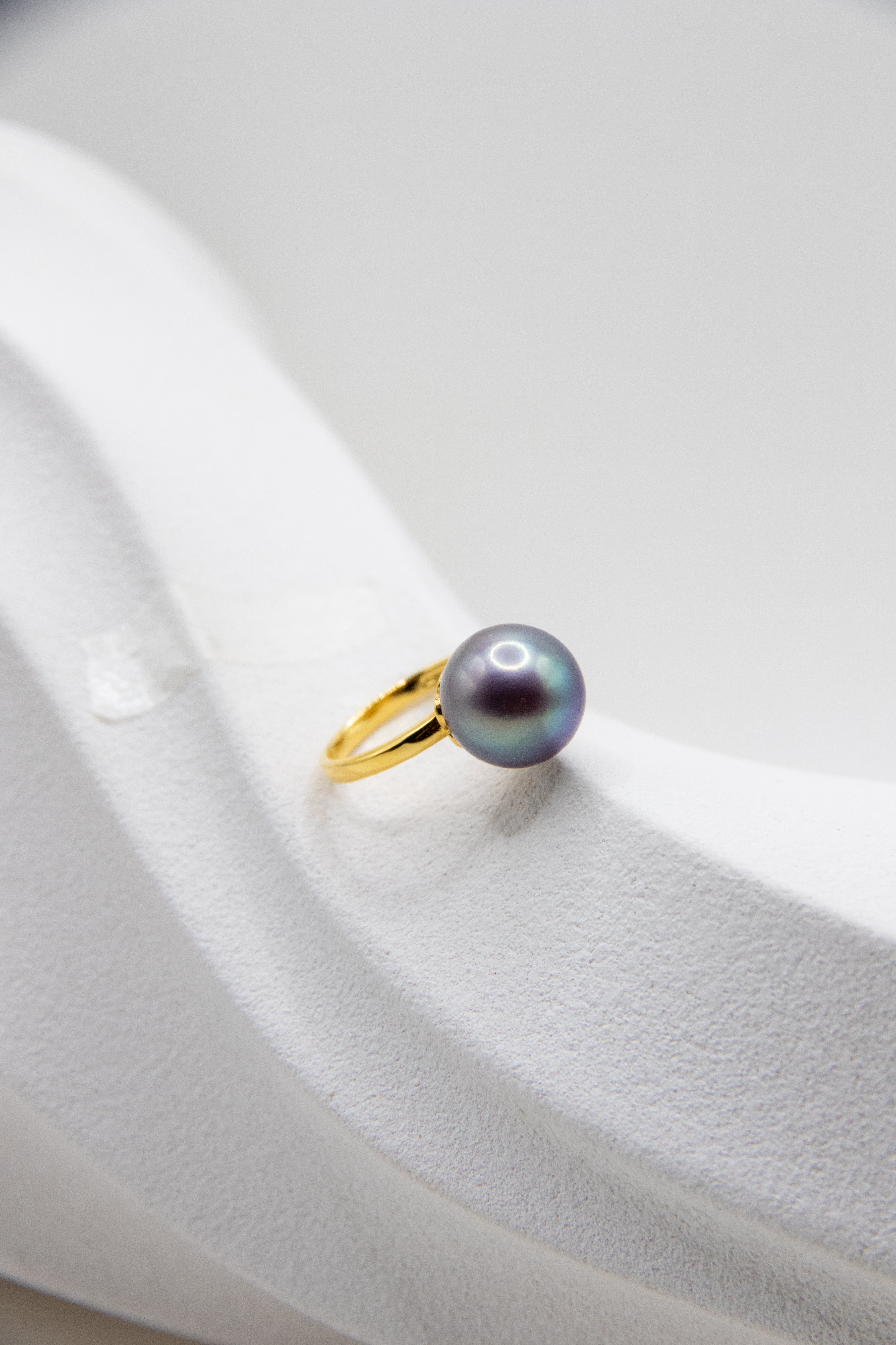 Deep Blue-Purple Round Pearl Ring