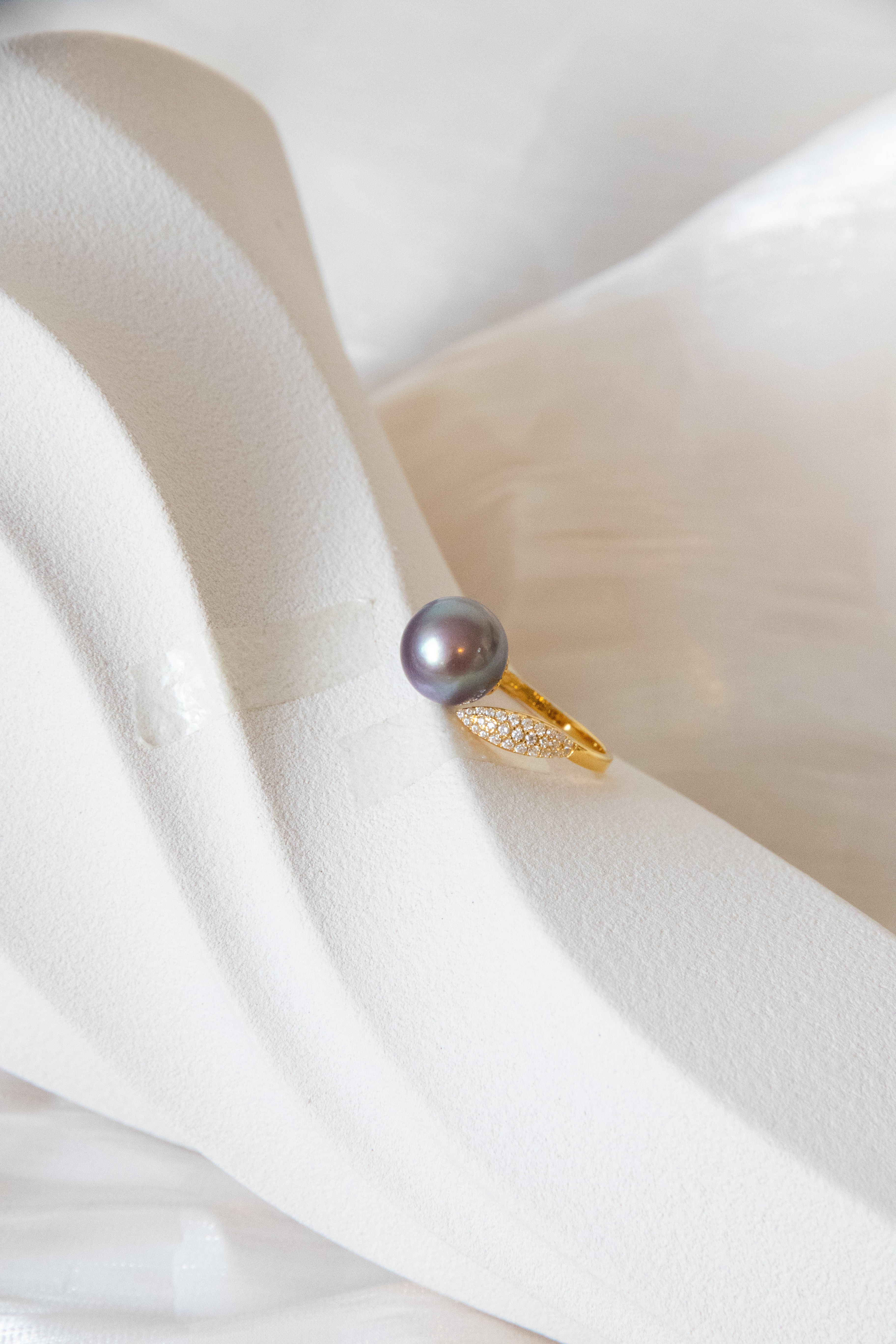 Deep Blue-Purple Round Pearl Ring