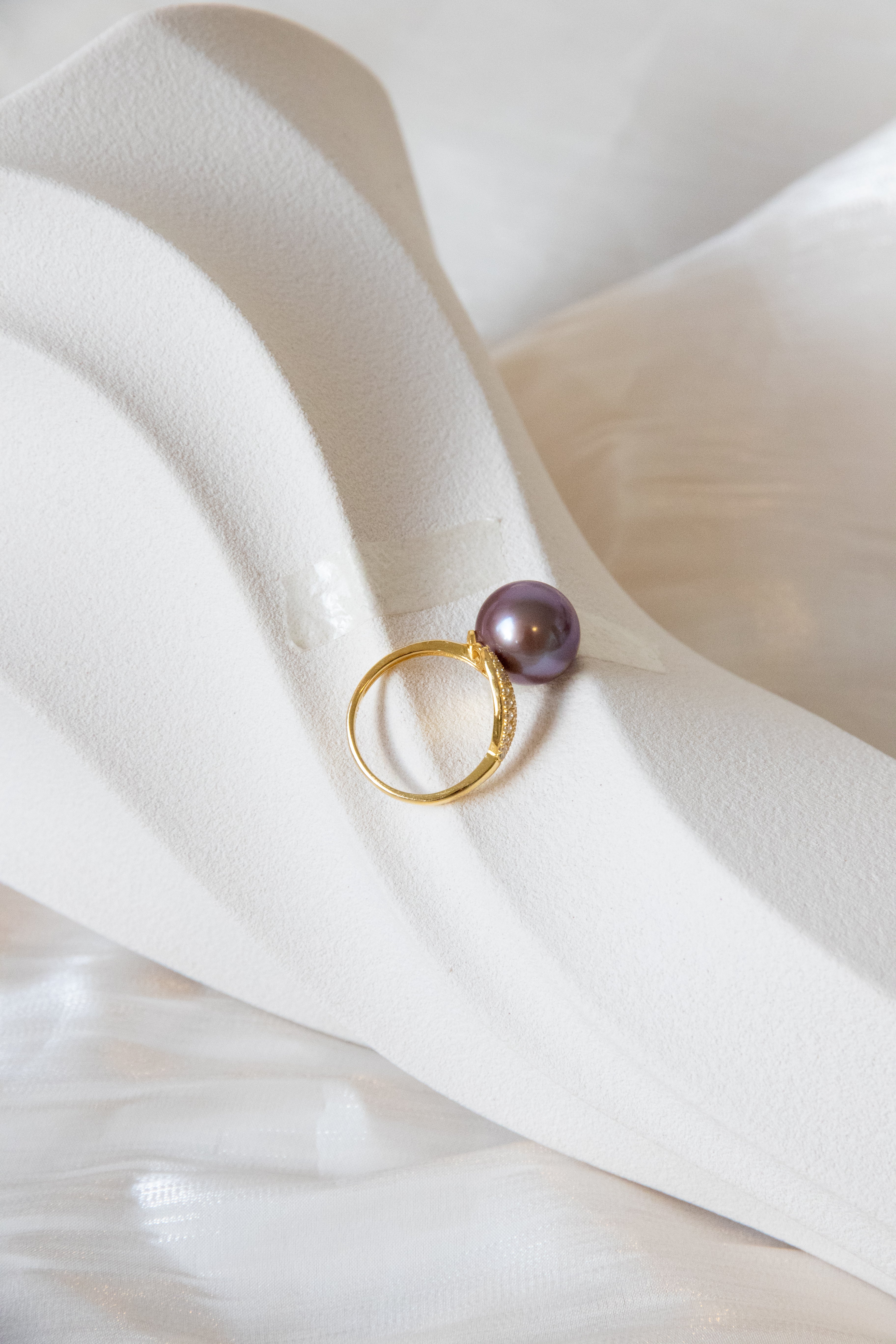 Excellent Quality Natural Deep Purple Black Round Pearl Ring