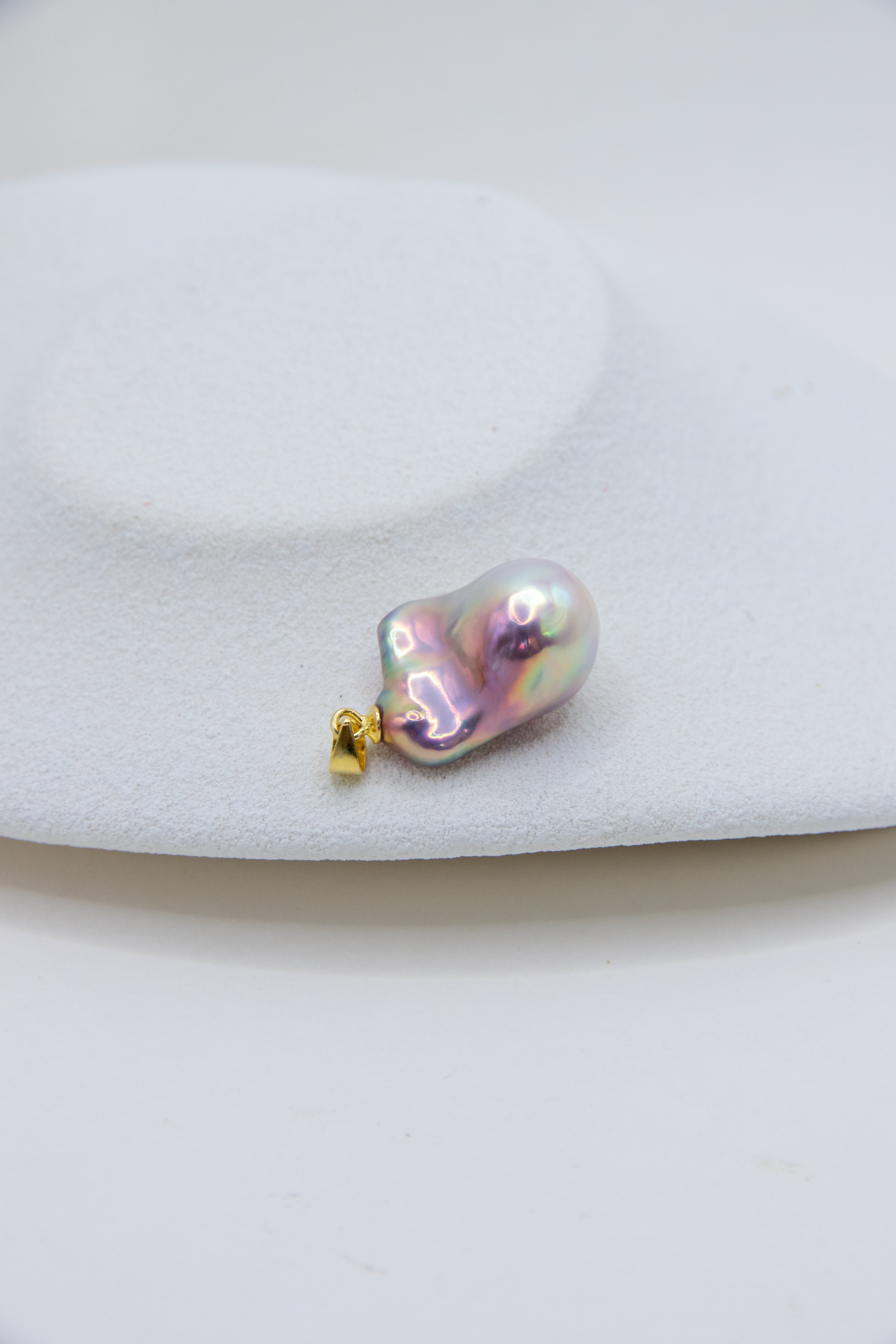 Excellent Dreamy Baroque Pink-Blue Pearl Pendant