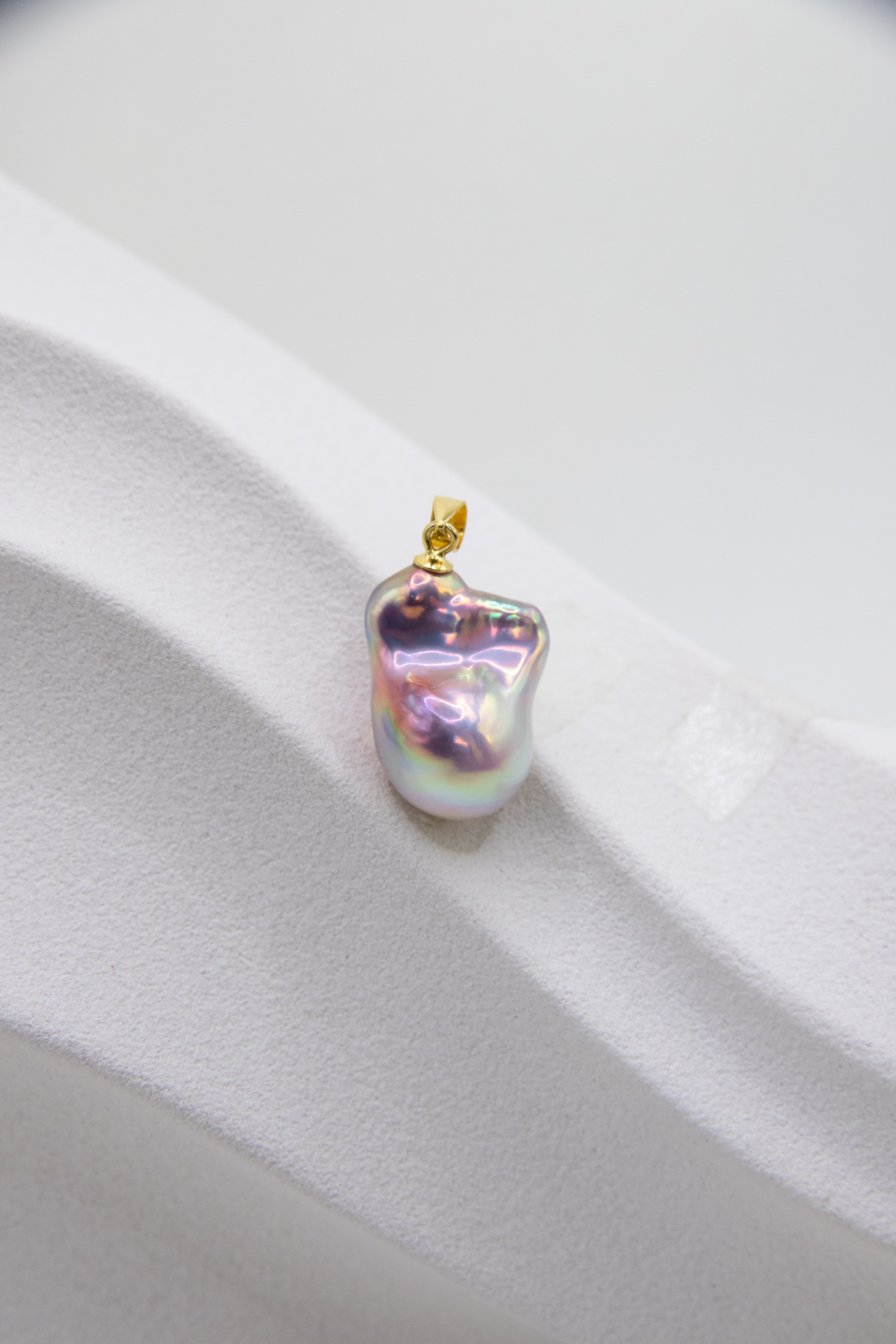 Excellent Dreamy Baroque Pink-Blue Pearl Pendant