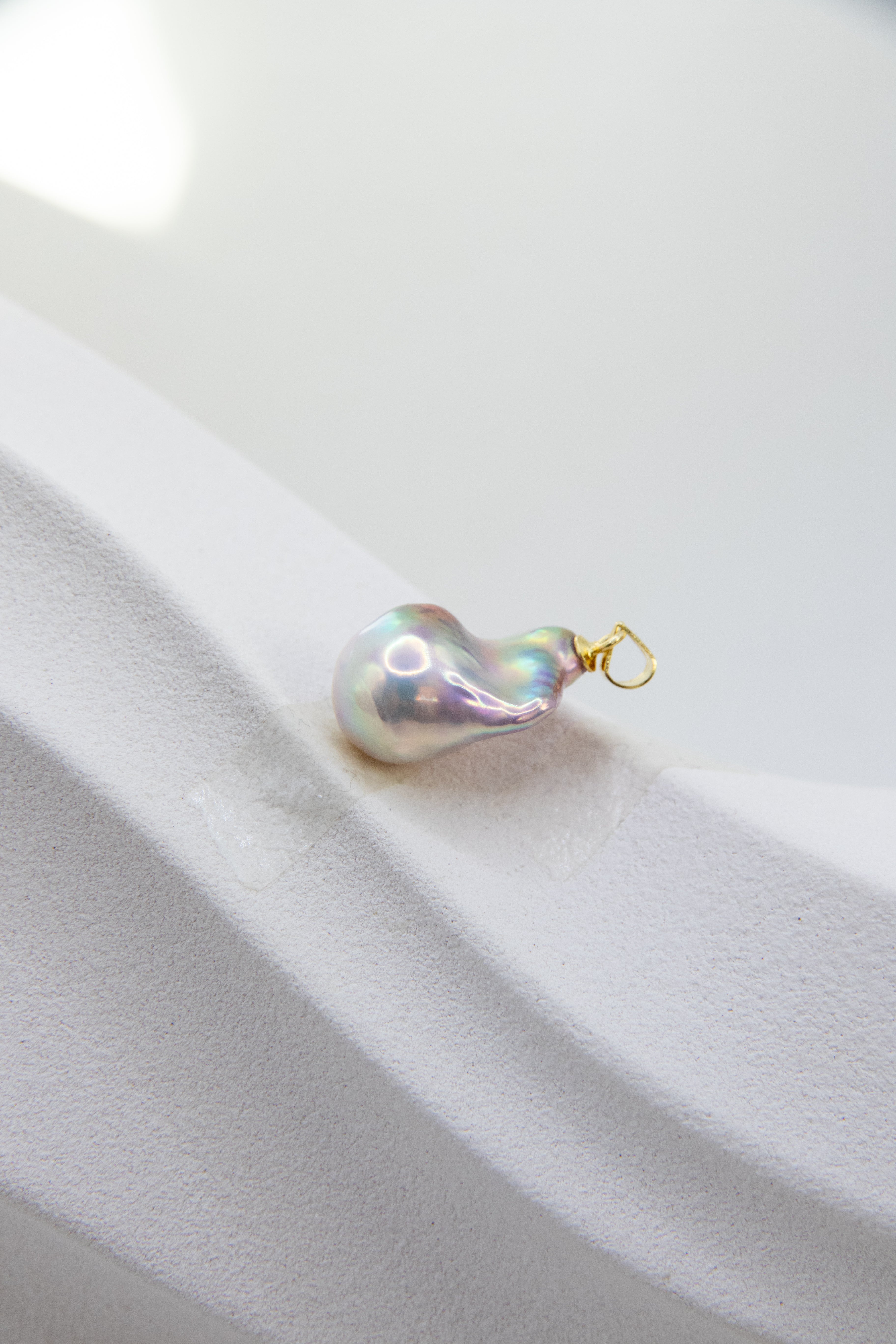 Excellent Dreamy Baroque Pink-Blue Pearl Pendant