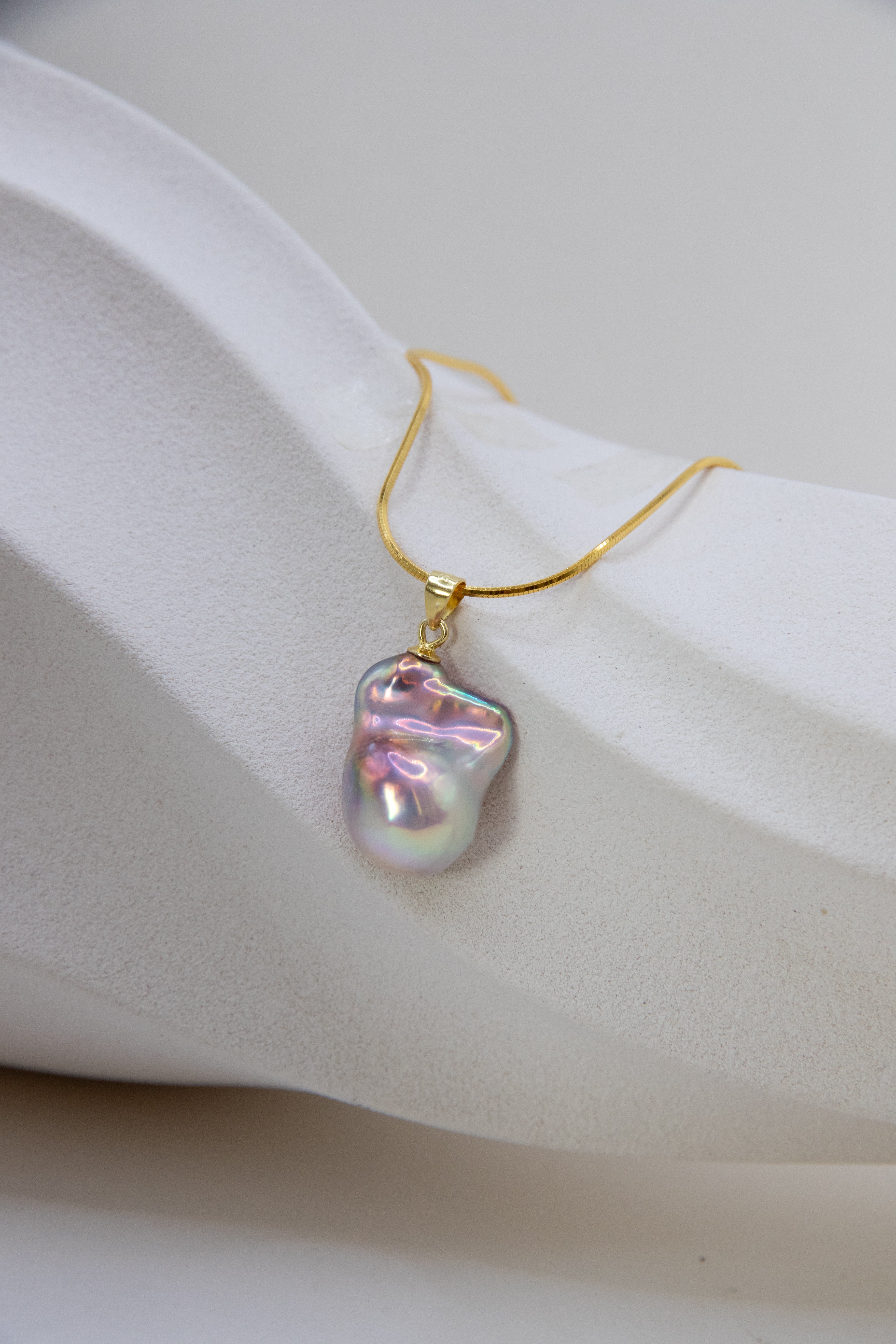 Excellent Dreamy Baroque Pink-Blue Pearl Pendant