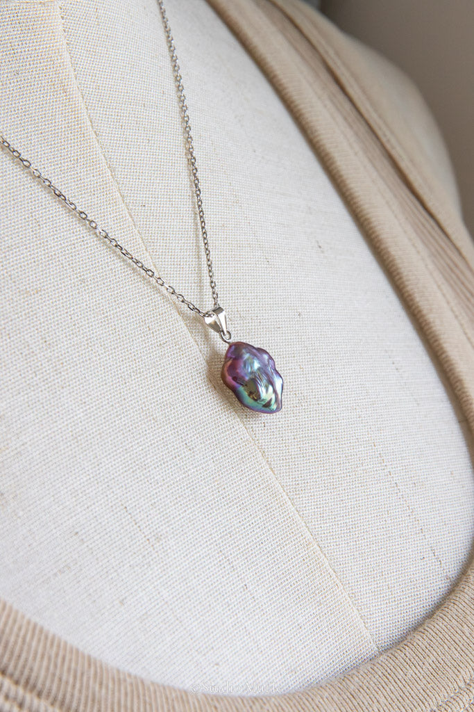 Little Violet Bloom — Natural Purple Flower-Shaped Freshwater Pearl Necklace