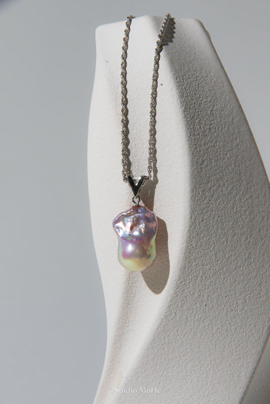 Fairy Light — Natural Pink-Green Baroque Freshwater Pearl Pendant Necklace