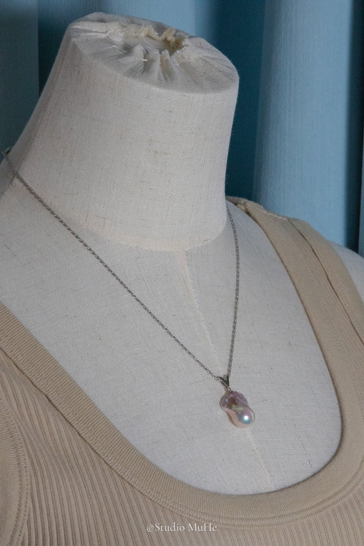 Fairy Light — Natural Pink-Green Baroque Freshwater Pearl Pendant Necklace