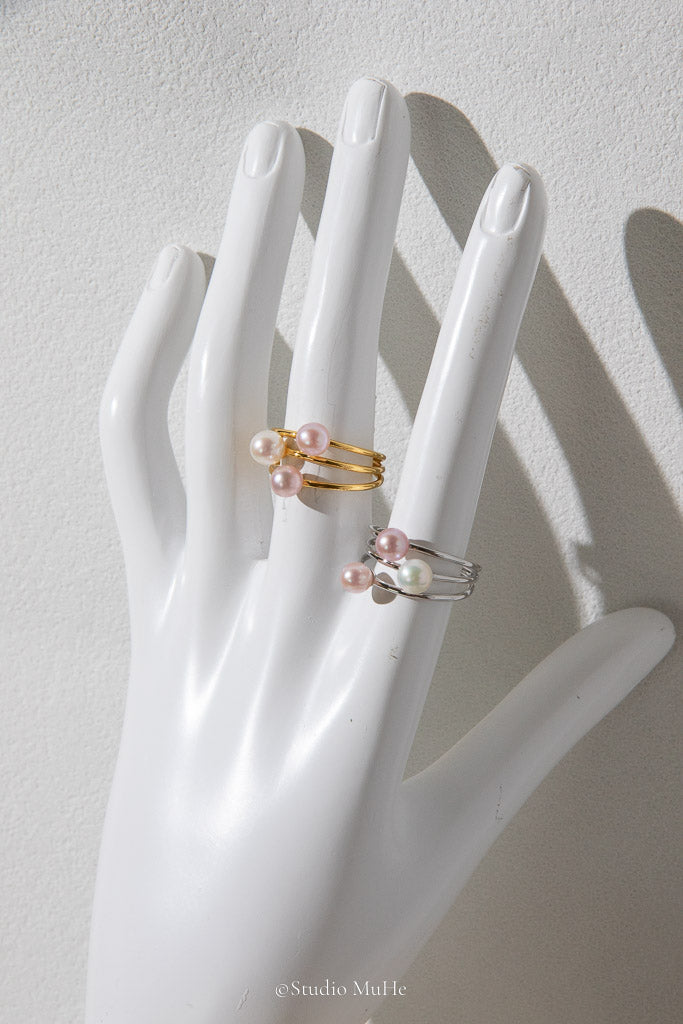 Monday Breeze — Natural White & Pink Seedless Freshwater Pearl Trio Ring