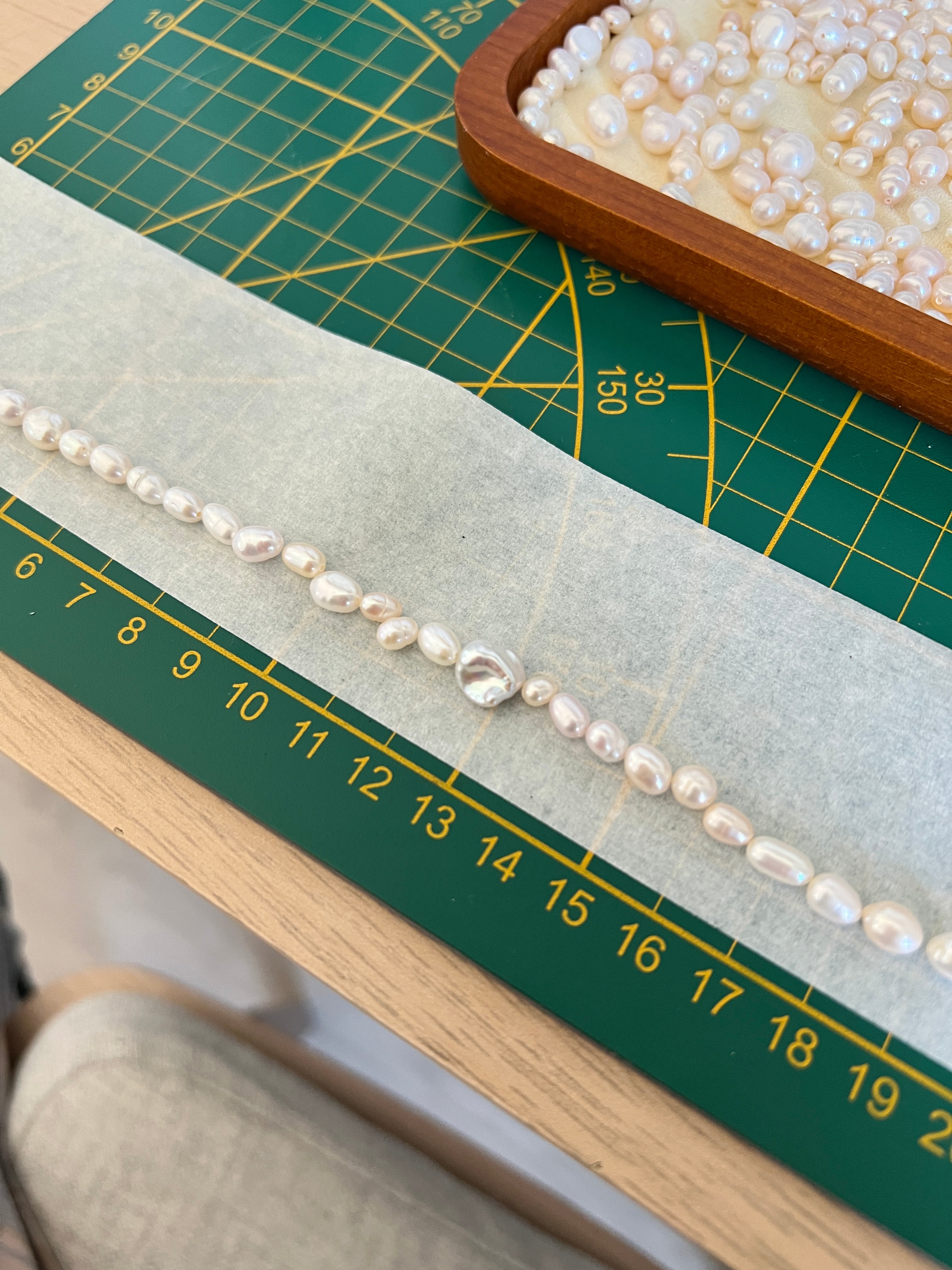Customized choker length white natural rice pearl necklaced for A.