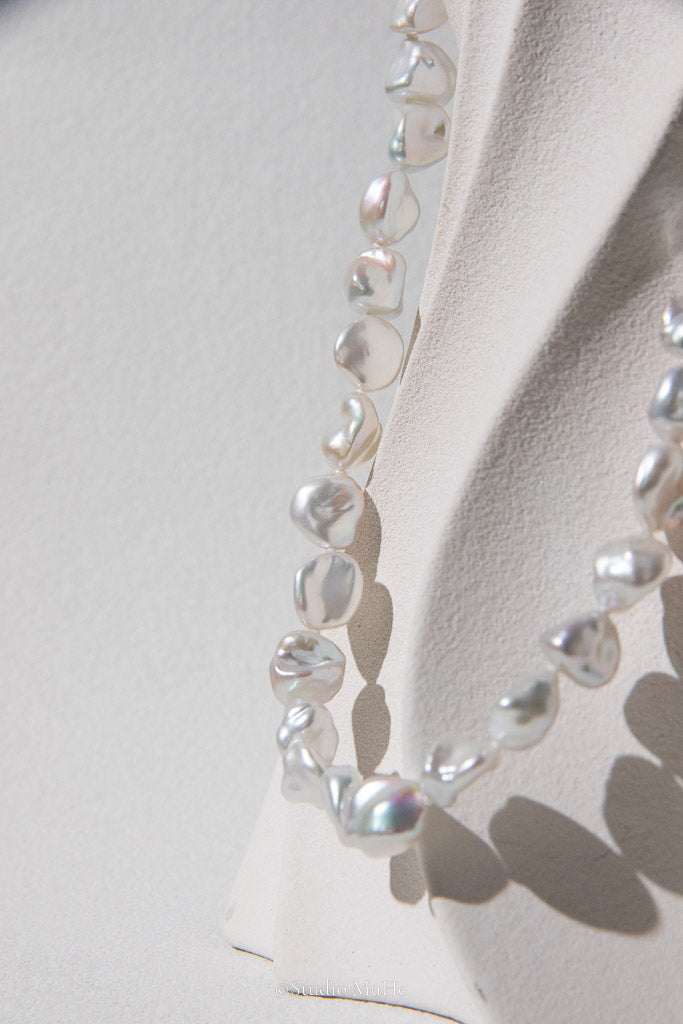White Geometry — High-Quality Seedless Freshwater Pearl Necklace