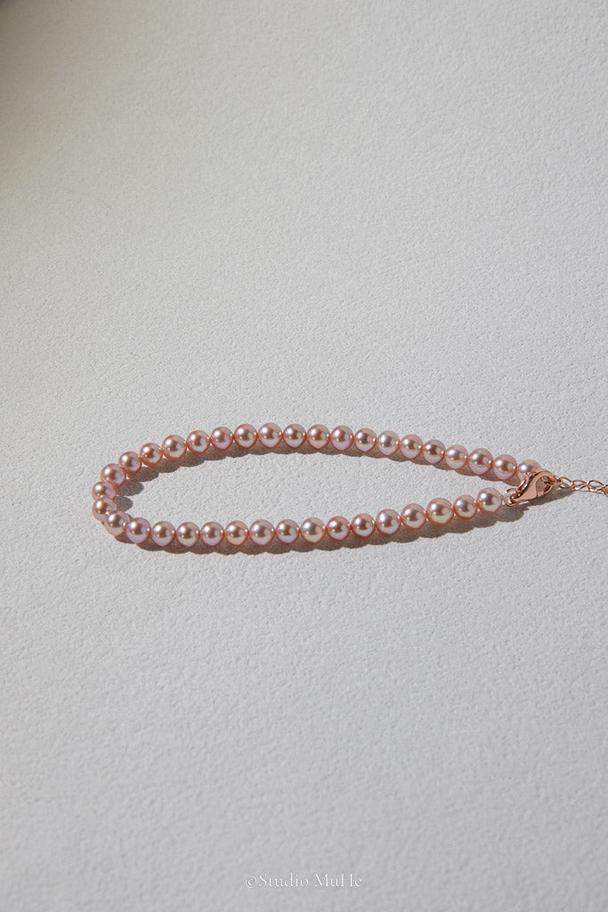 Perfect Peach — Top Quality Natural Pink Freshwater Pearl Bracelet
