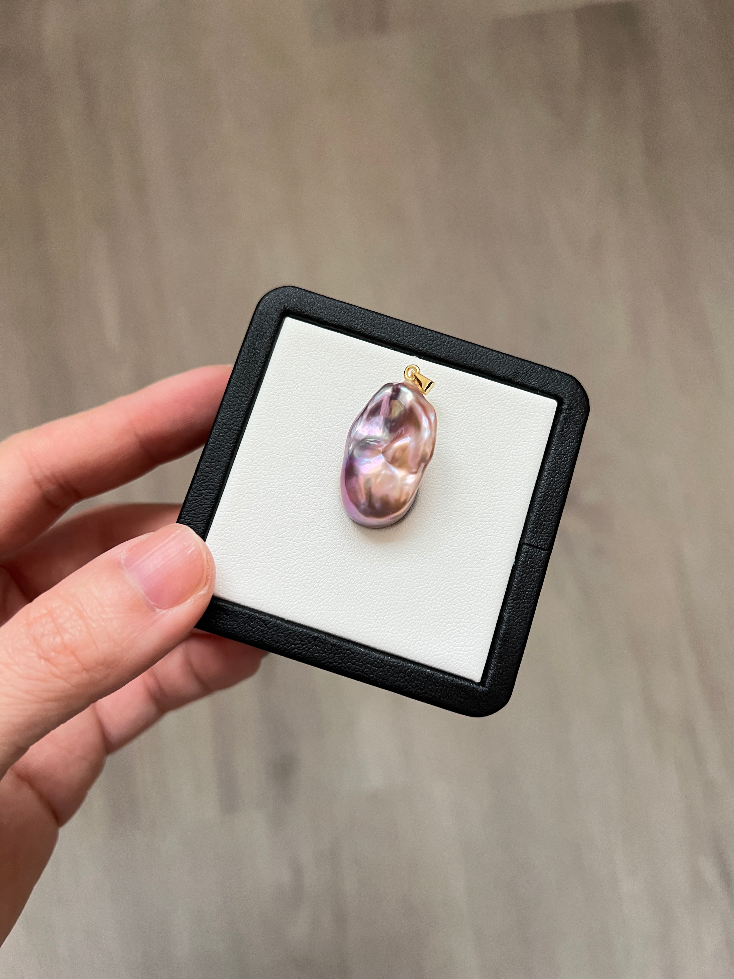 Vivid flowing purple pendant- great level.