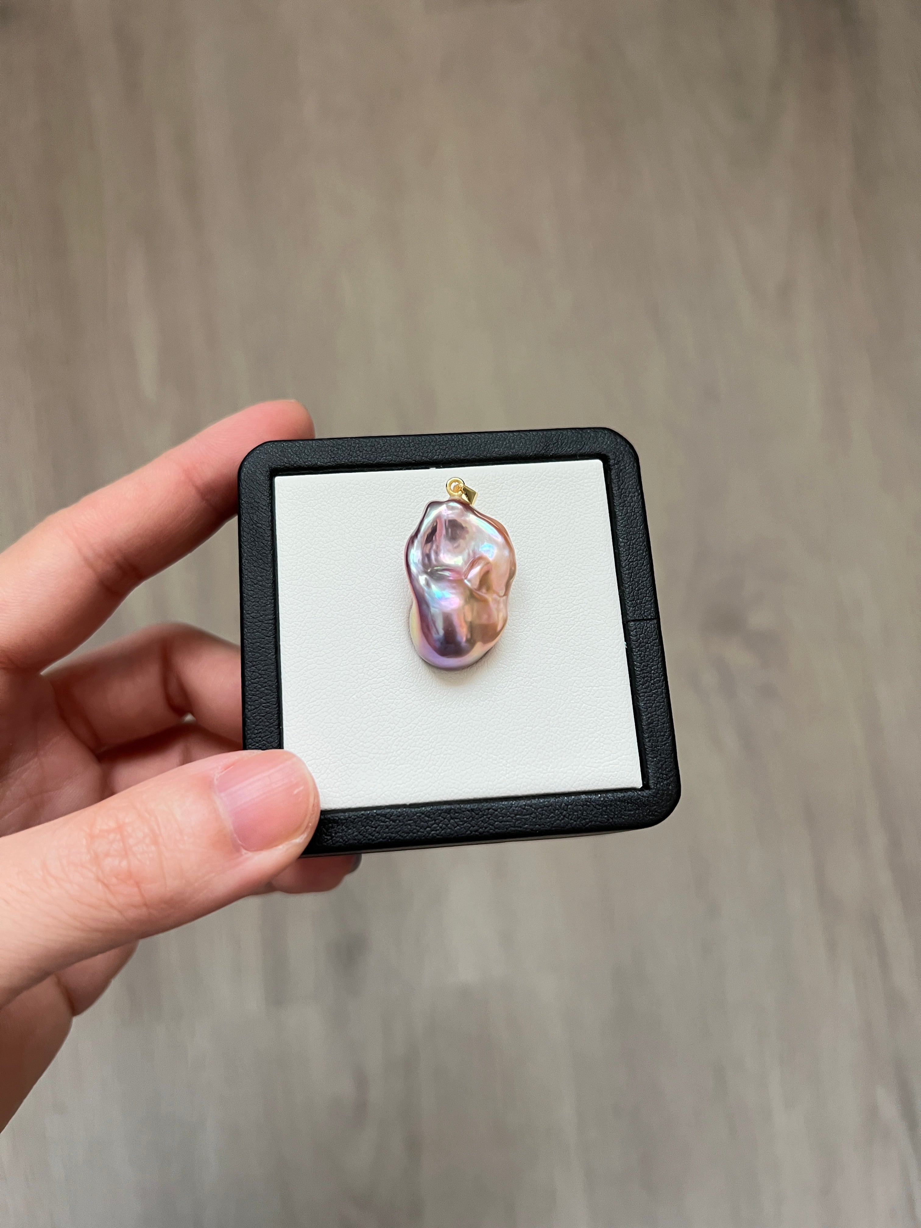 Vivid flowing purple pendant- great level.