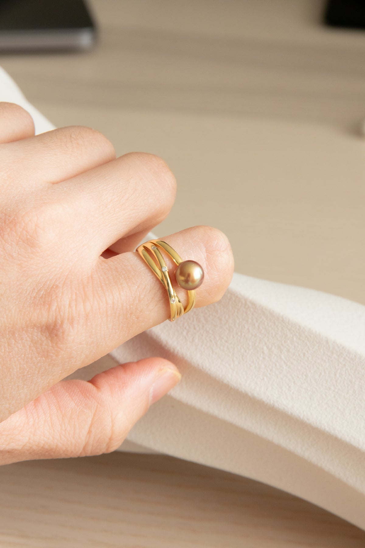 TOP Excellent Intense Tea Gold rice pearl ring.