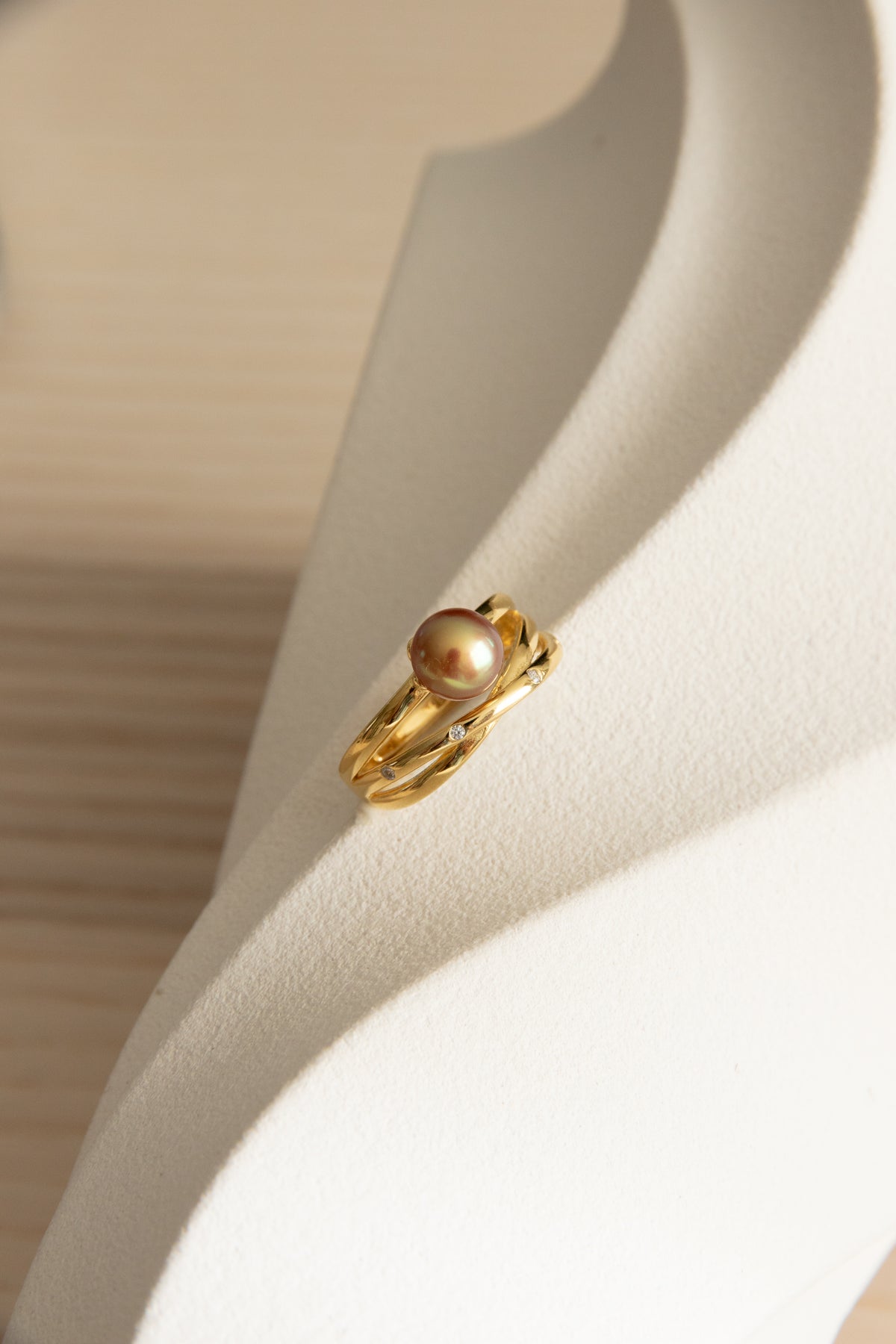 TOP Excellent Intense Tea Gold rice pearl ring.
