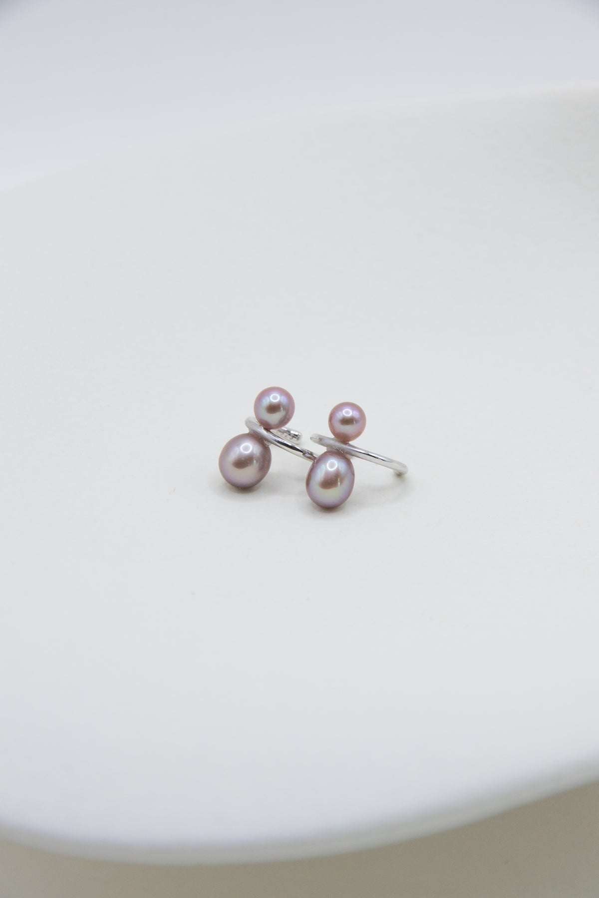 Ear cuff-double pearls