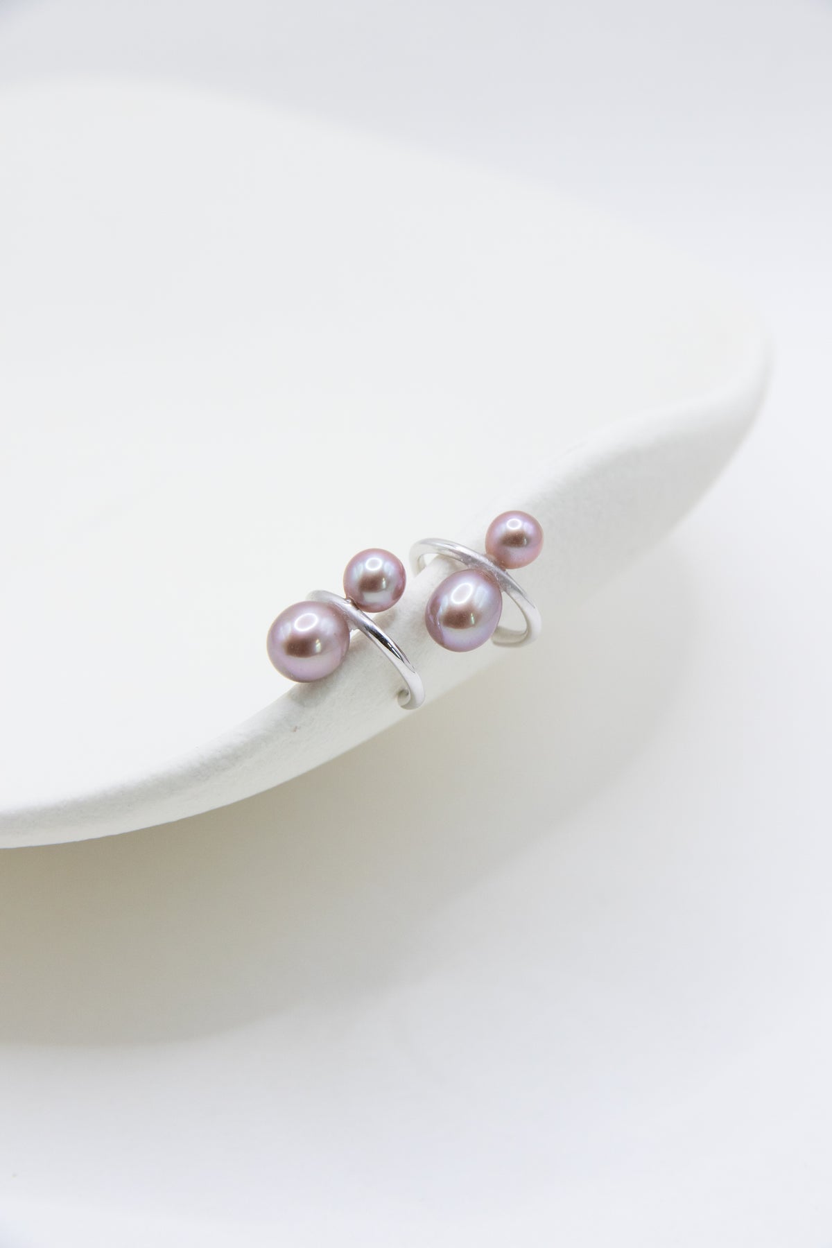Ear cuff-double pearls