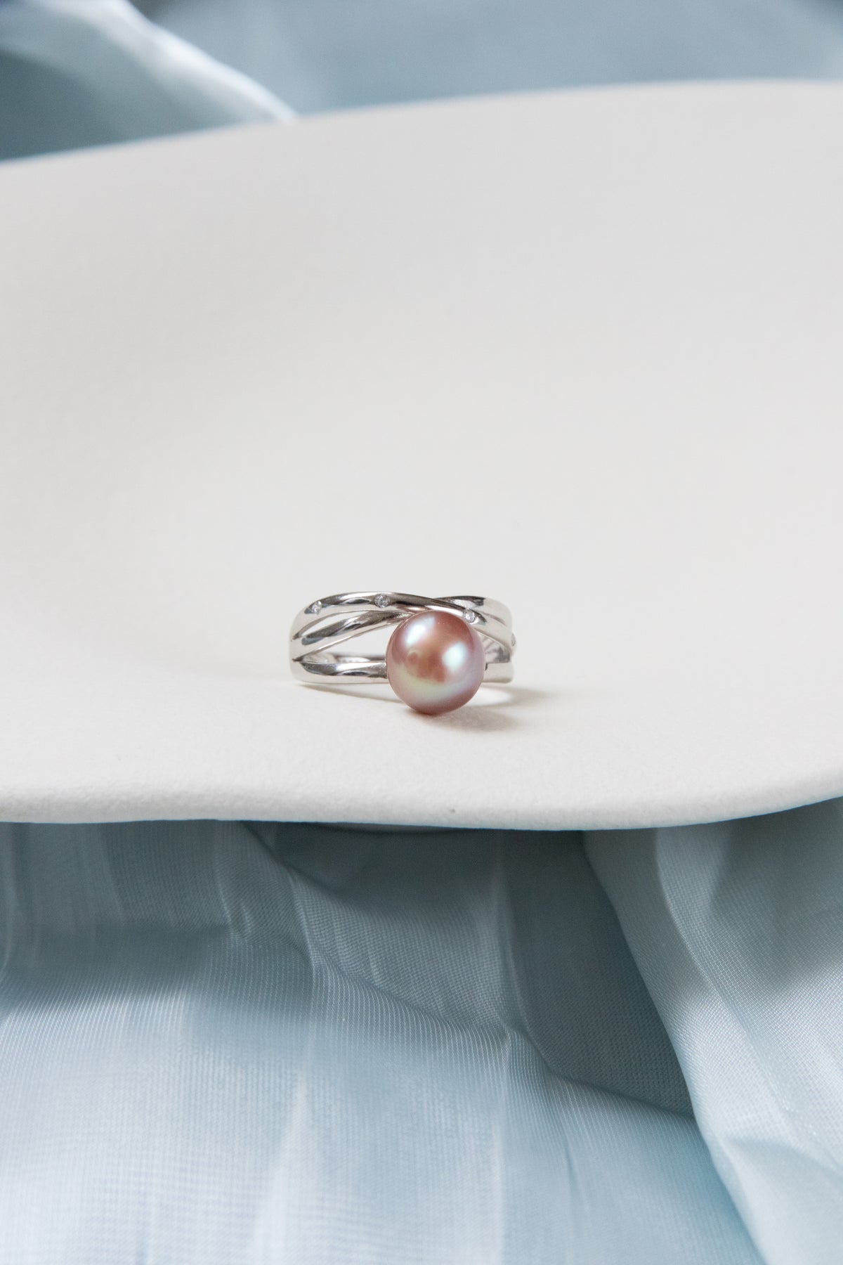 Blossom in her heart Small pink pearl ring