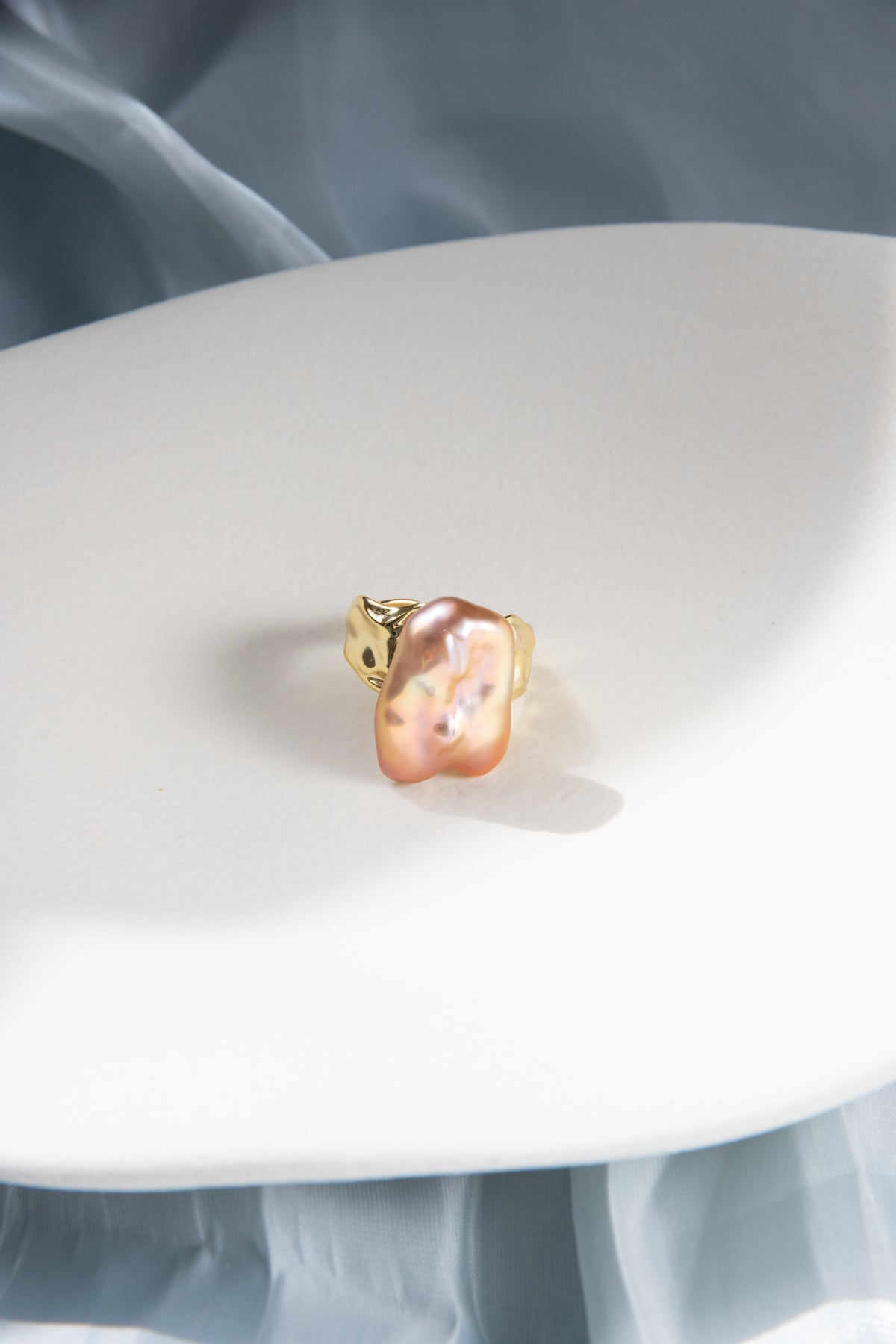 Golden Thick petal irregular shaped pearl ring