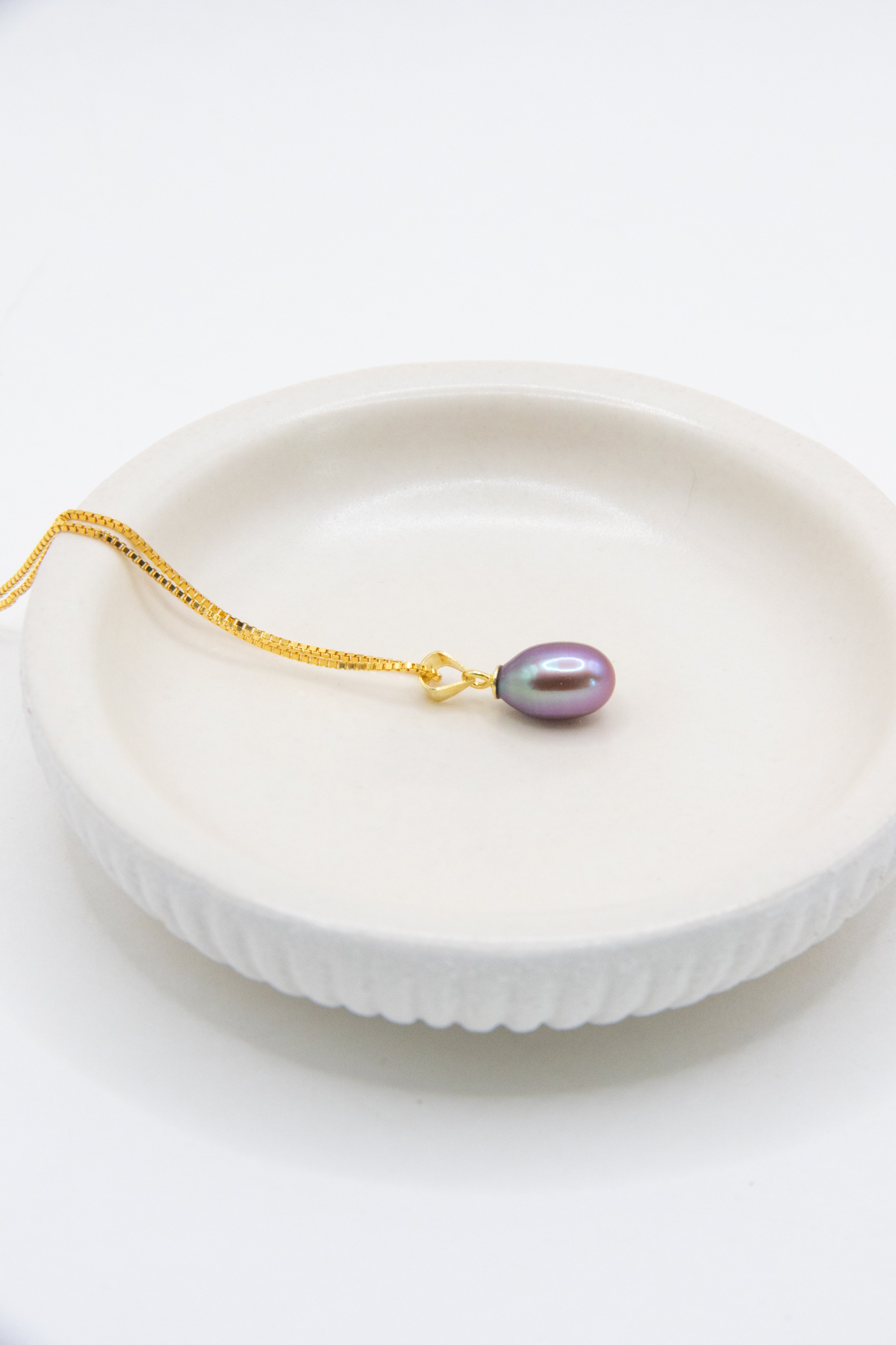 Candy Kiss-Purple Grape/Golden necklace