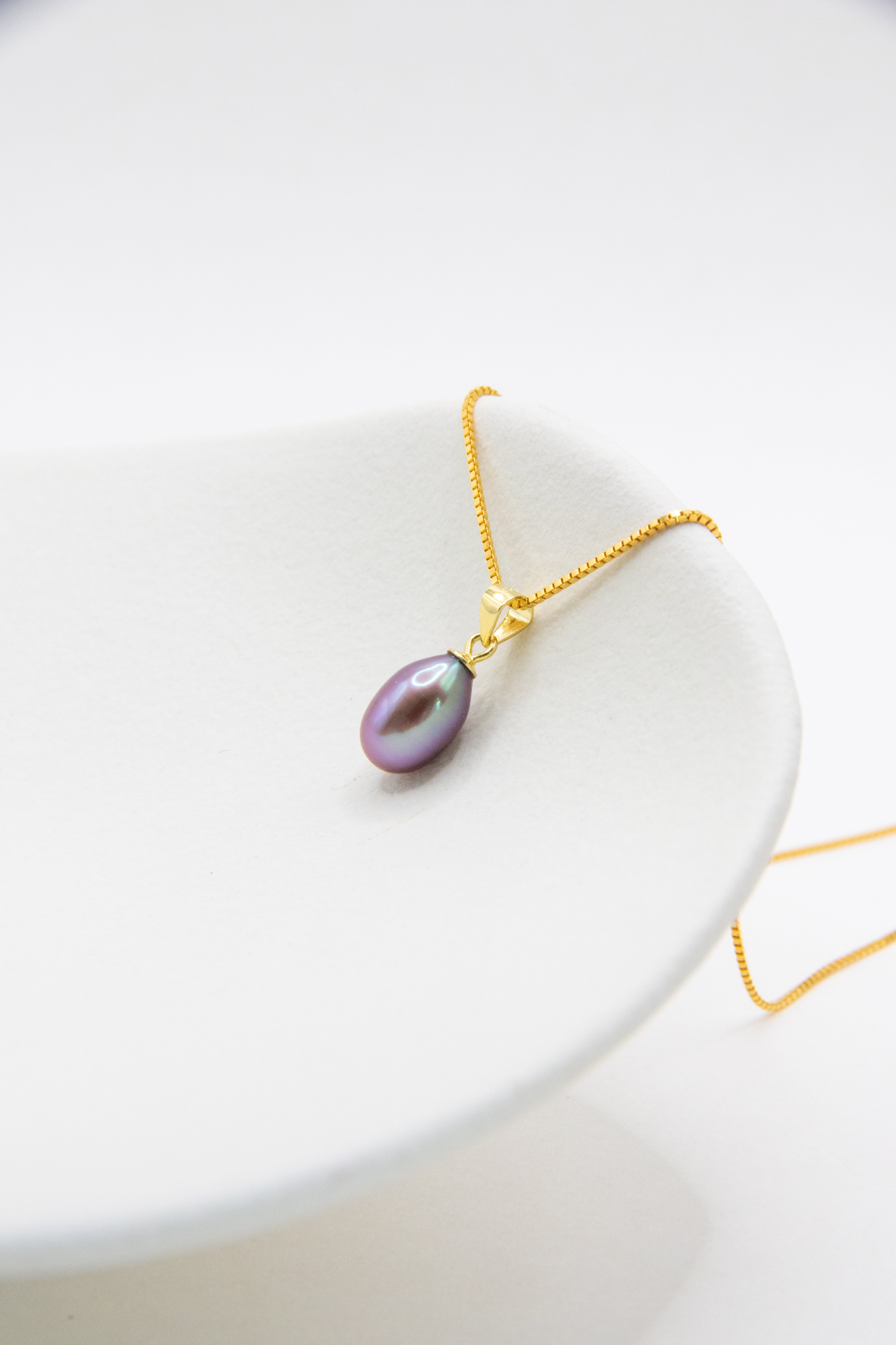 Candy Kiss-Purple Grape/Golden necklace