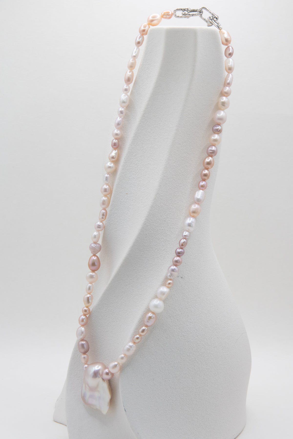 Pink Dream-Baroque pearl centered necklace with rice pearls