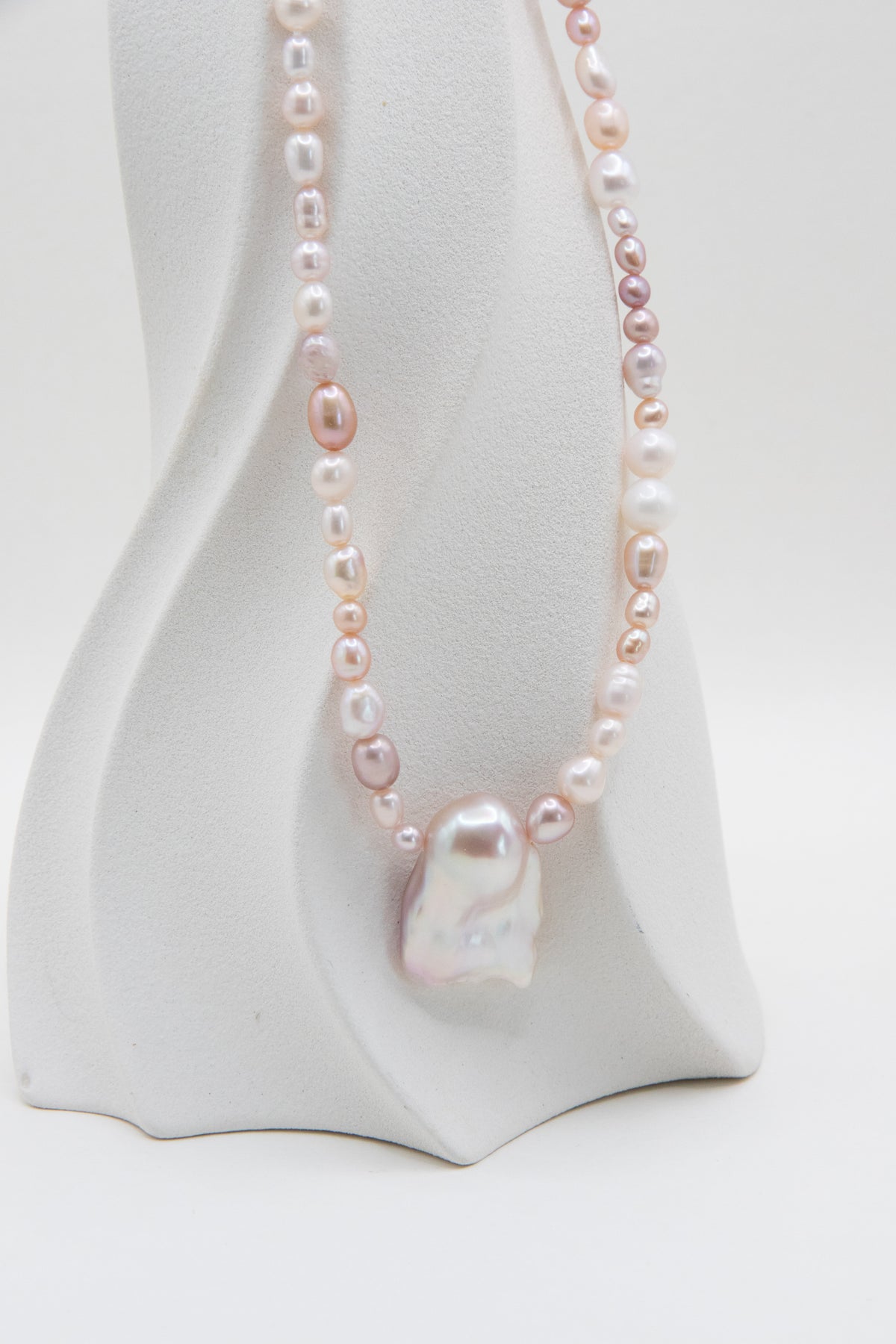 Pink Dream-Baroque pearl centered necklace with rice pearls