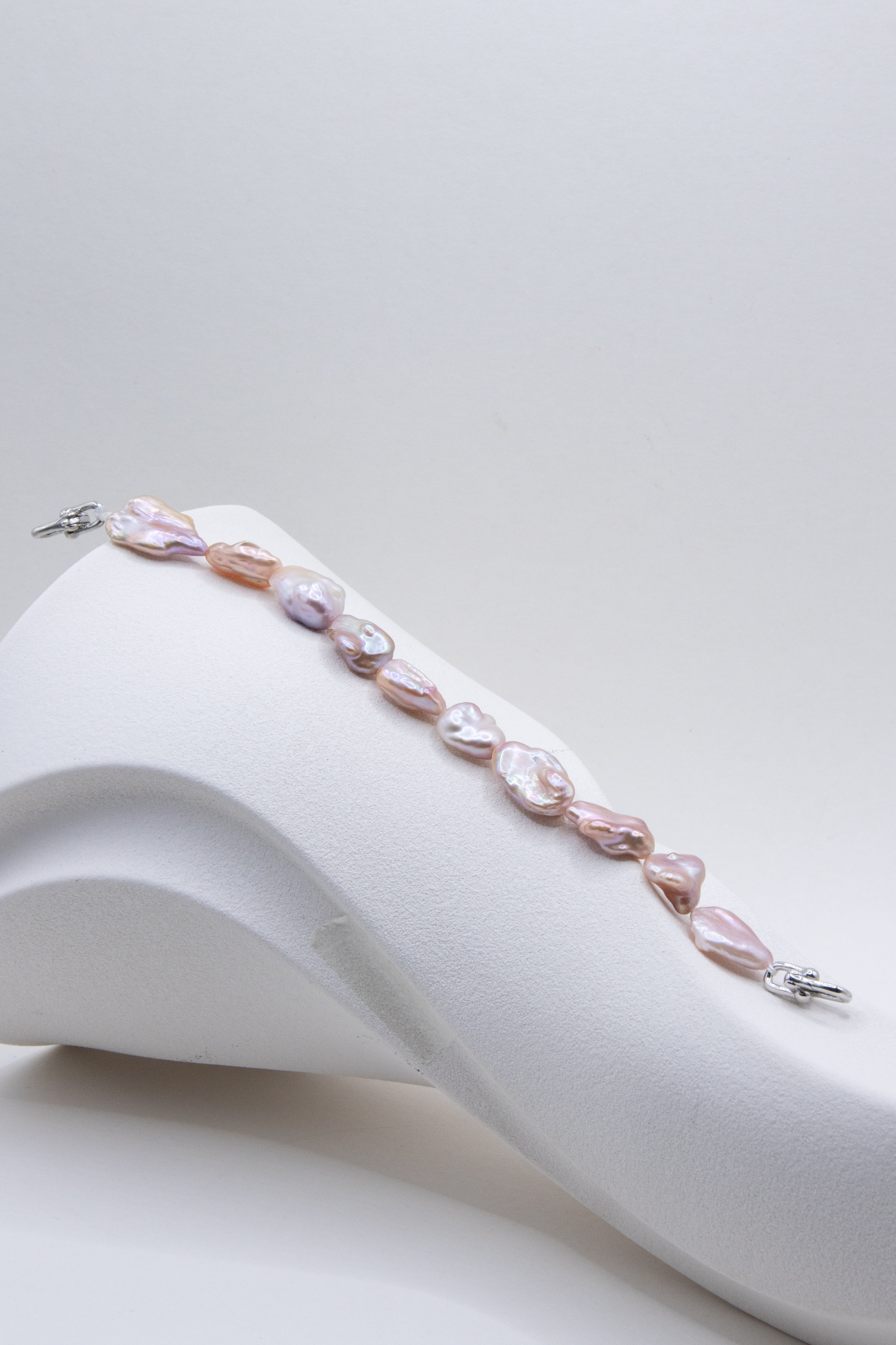 rose garden-full pearl bracelet