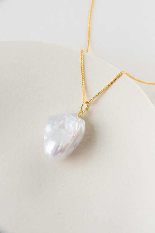 White Rose-Non bleached white baroque pearl necklace set