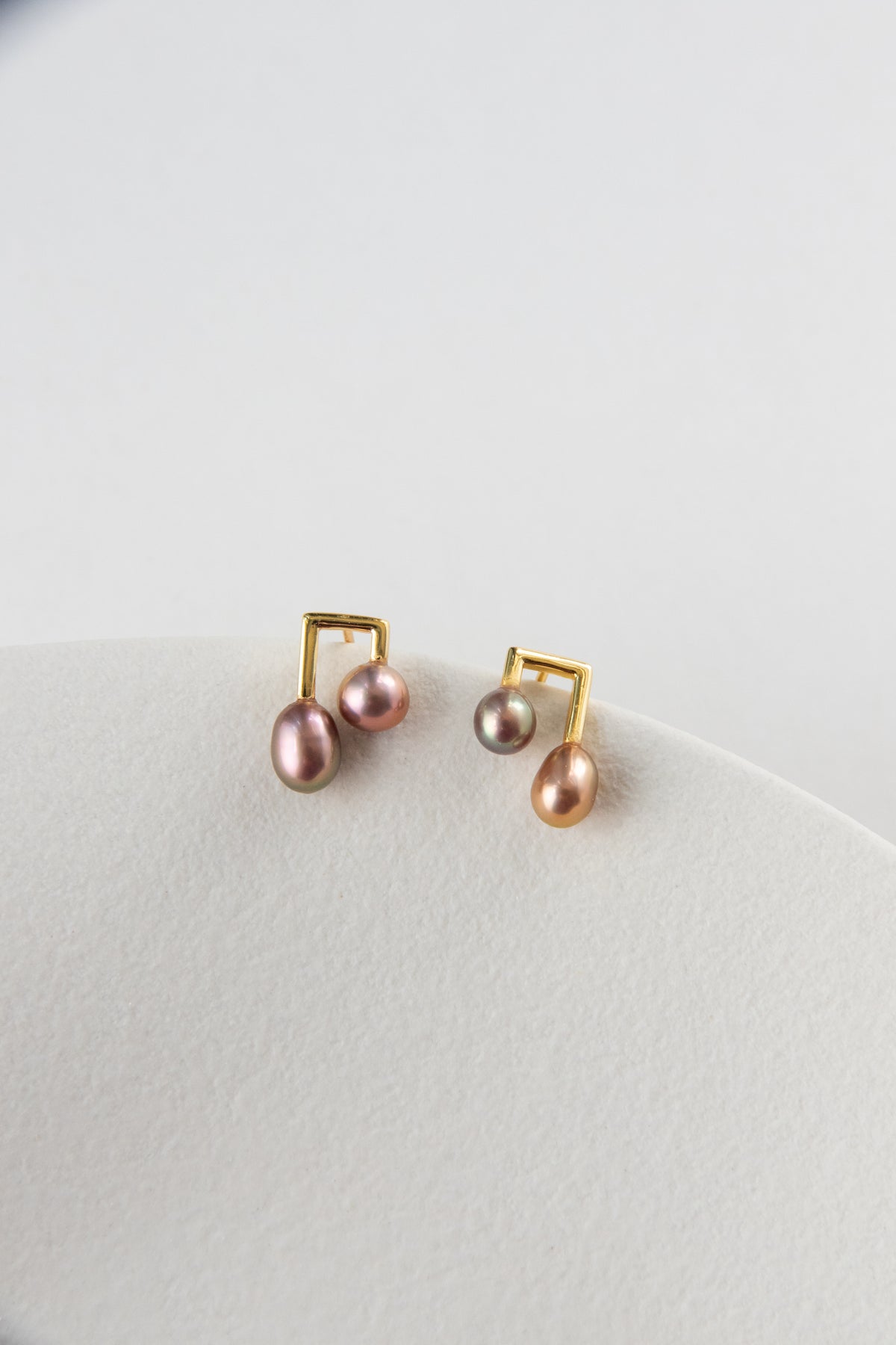 Melody in metallic colors