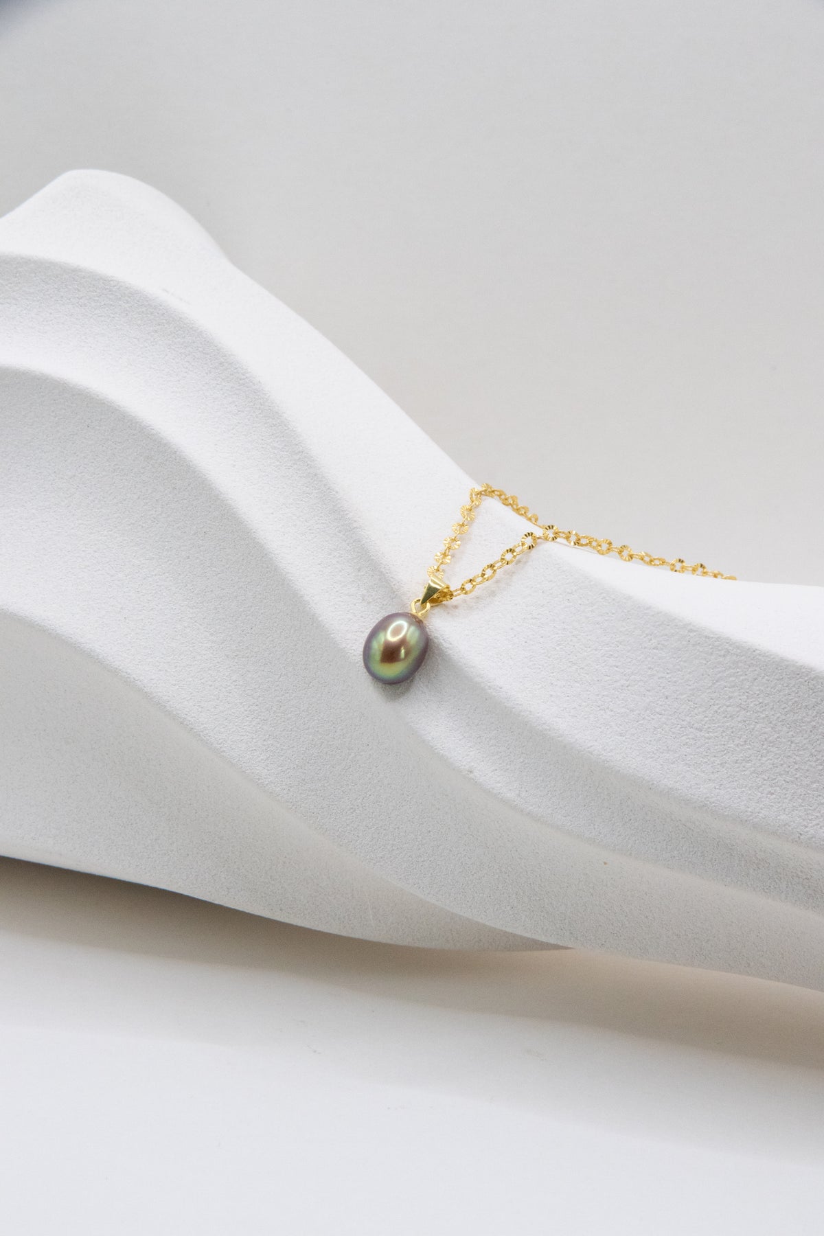 Excellent level Golden Green-purple tea colored drop pearl set.