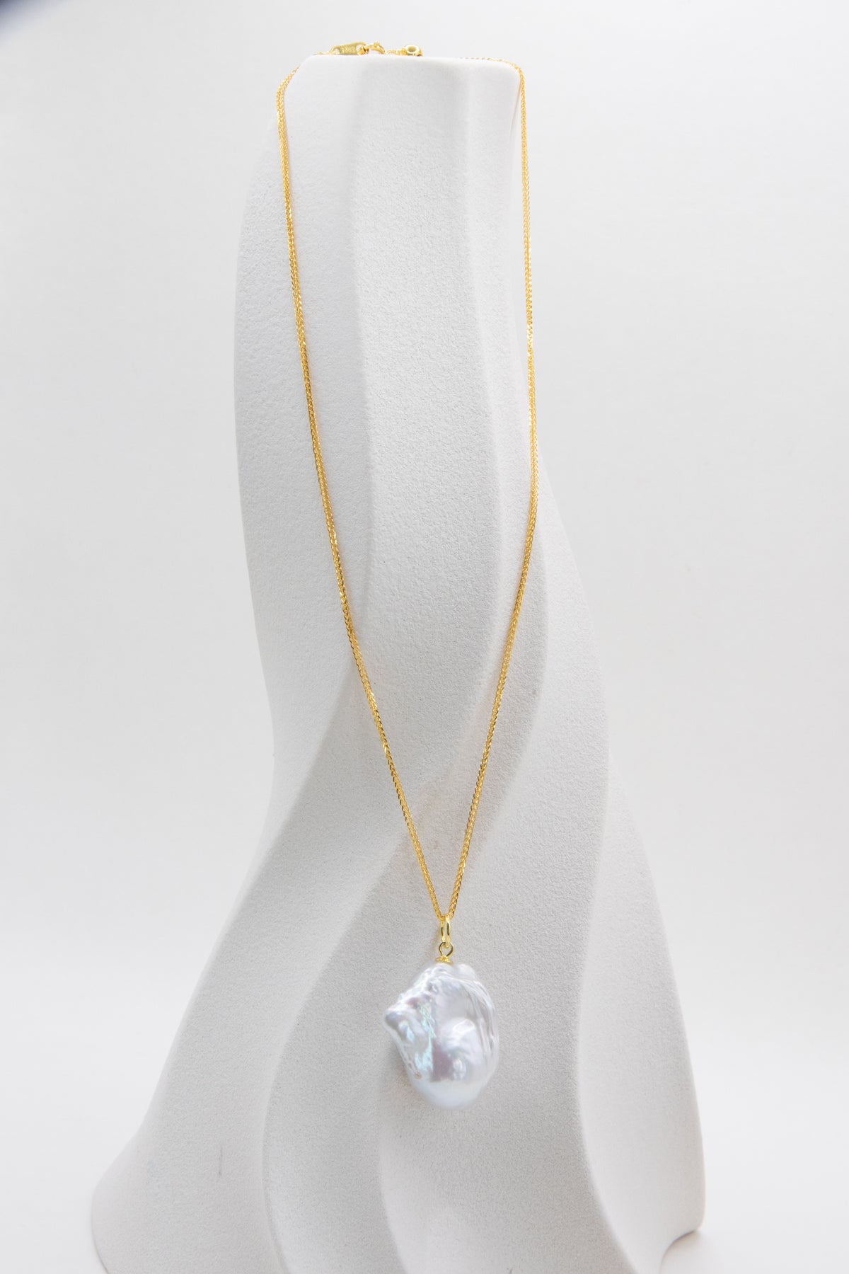 White Rose-Non bleached white baroque pearl necklace set