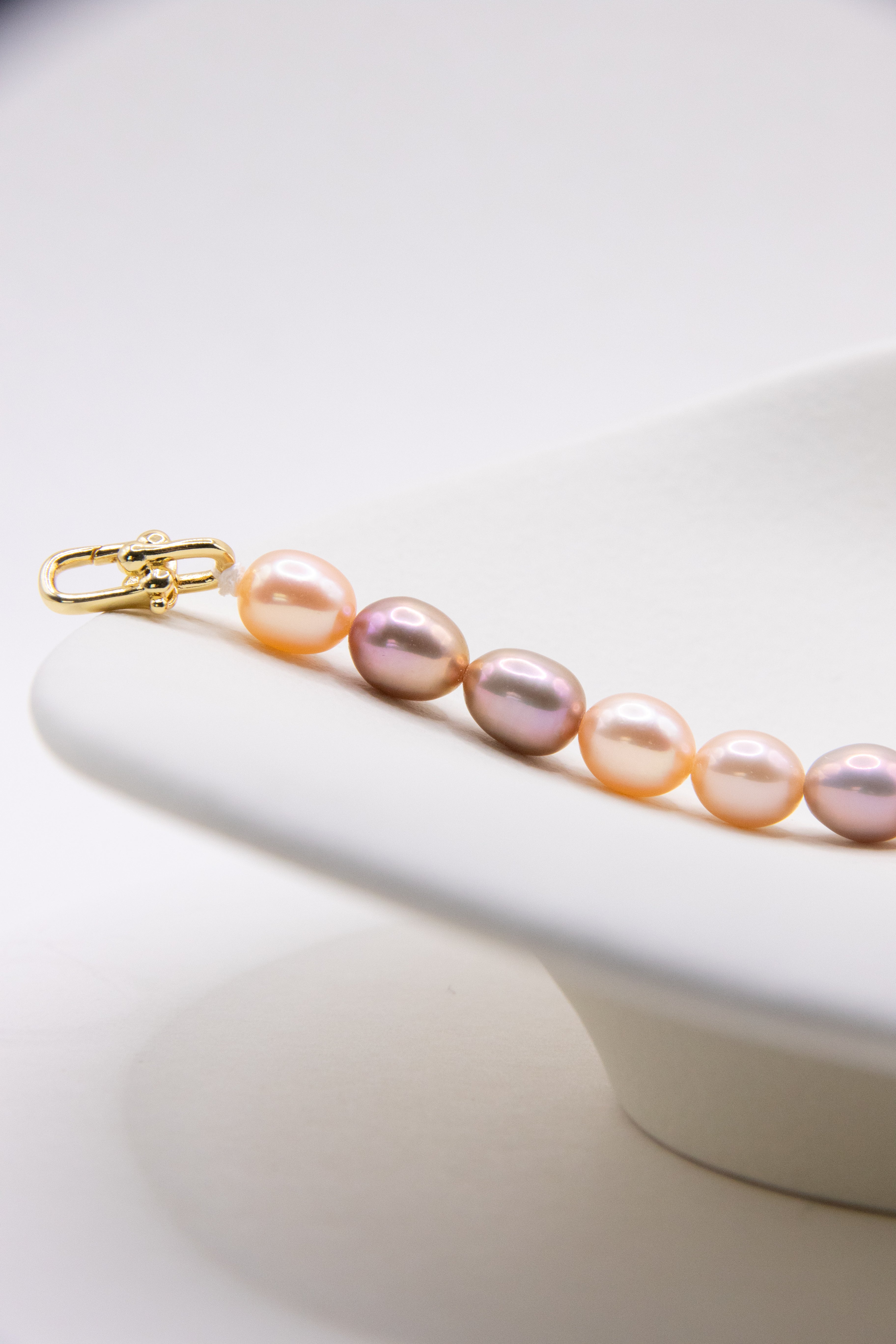 Excellent level seedless pearls bracelet