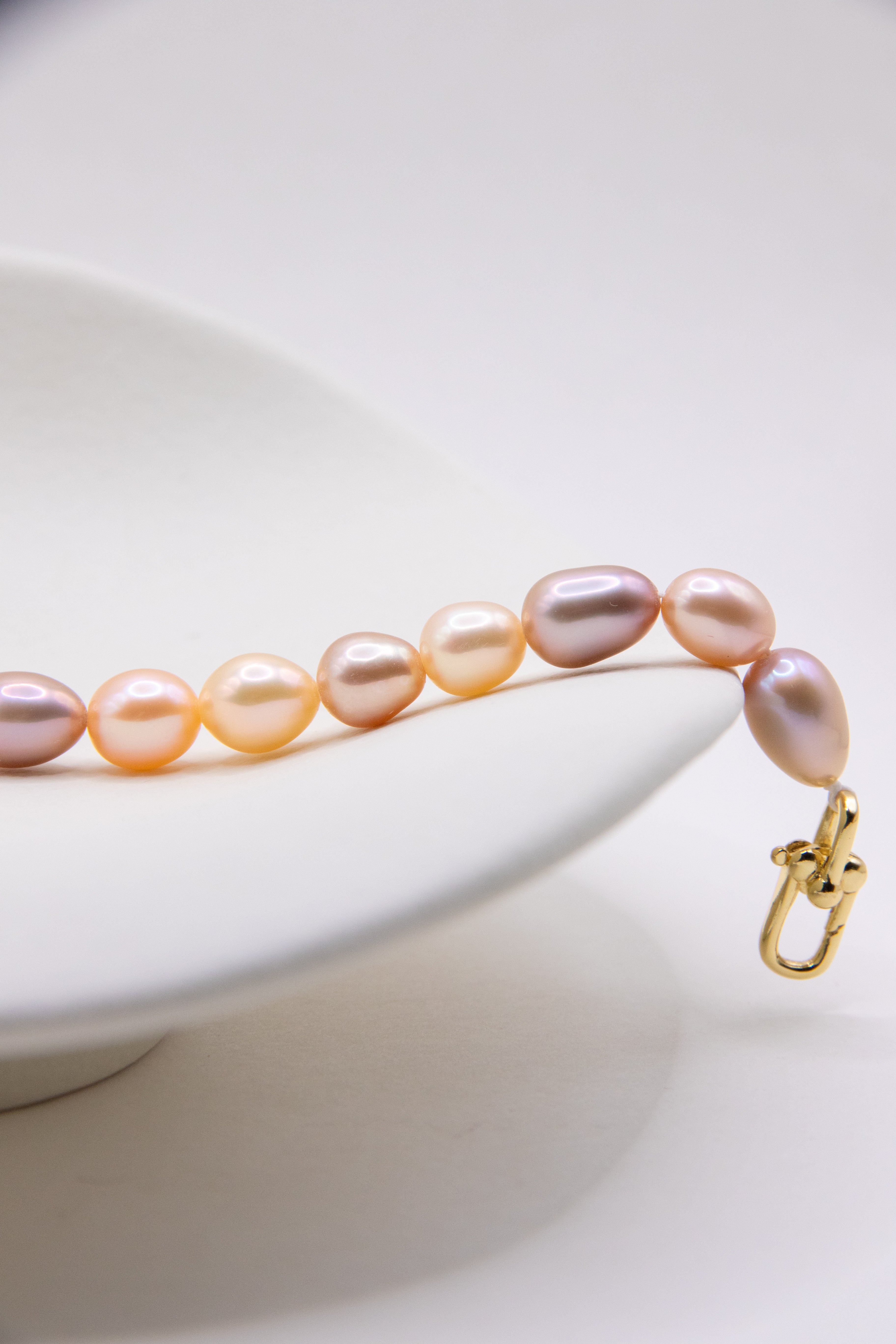 Excellent level seedless pearls bracelet